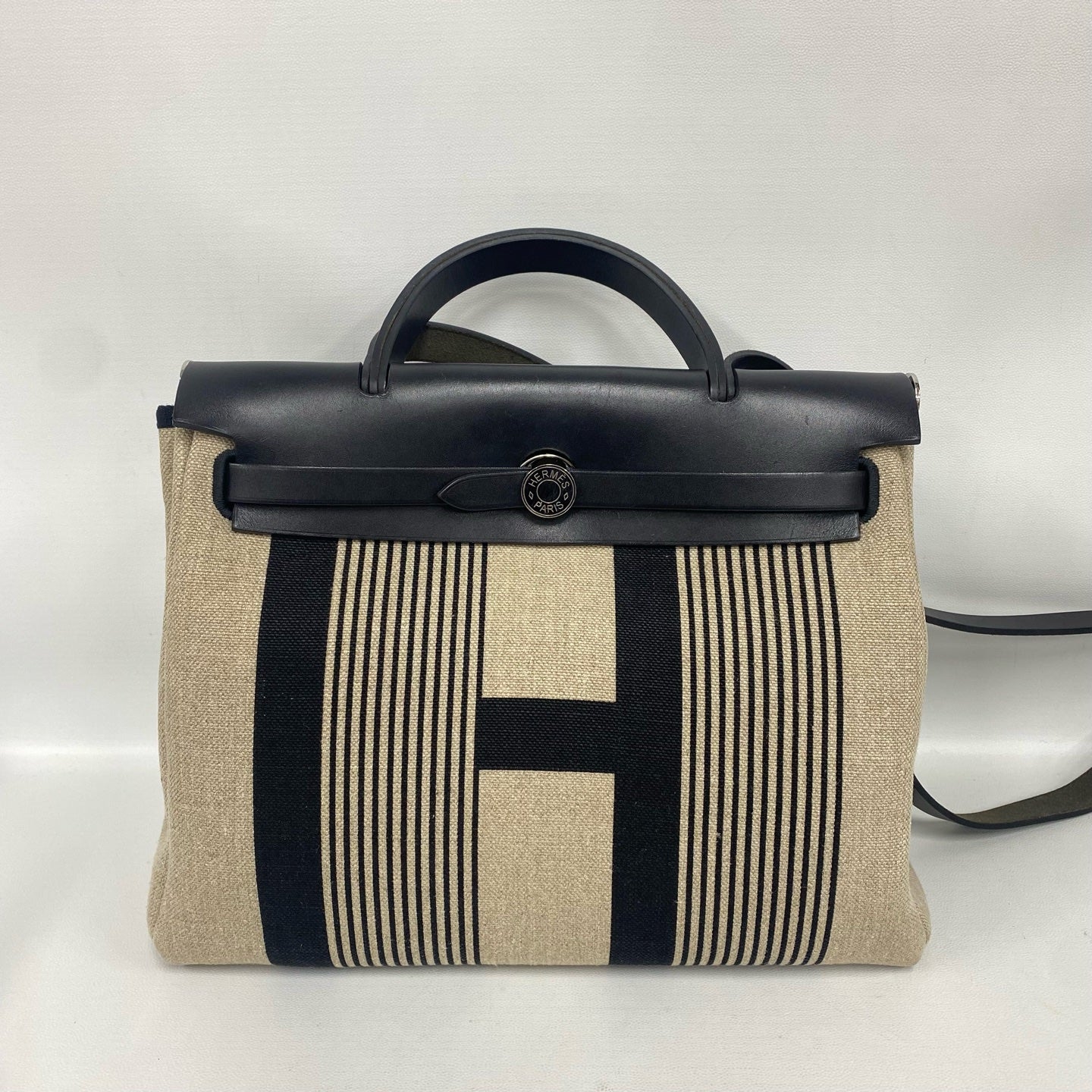 Hermes - Herbag 31 - Canvas and leather - Beige and Black - (Medium)