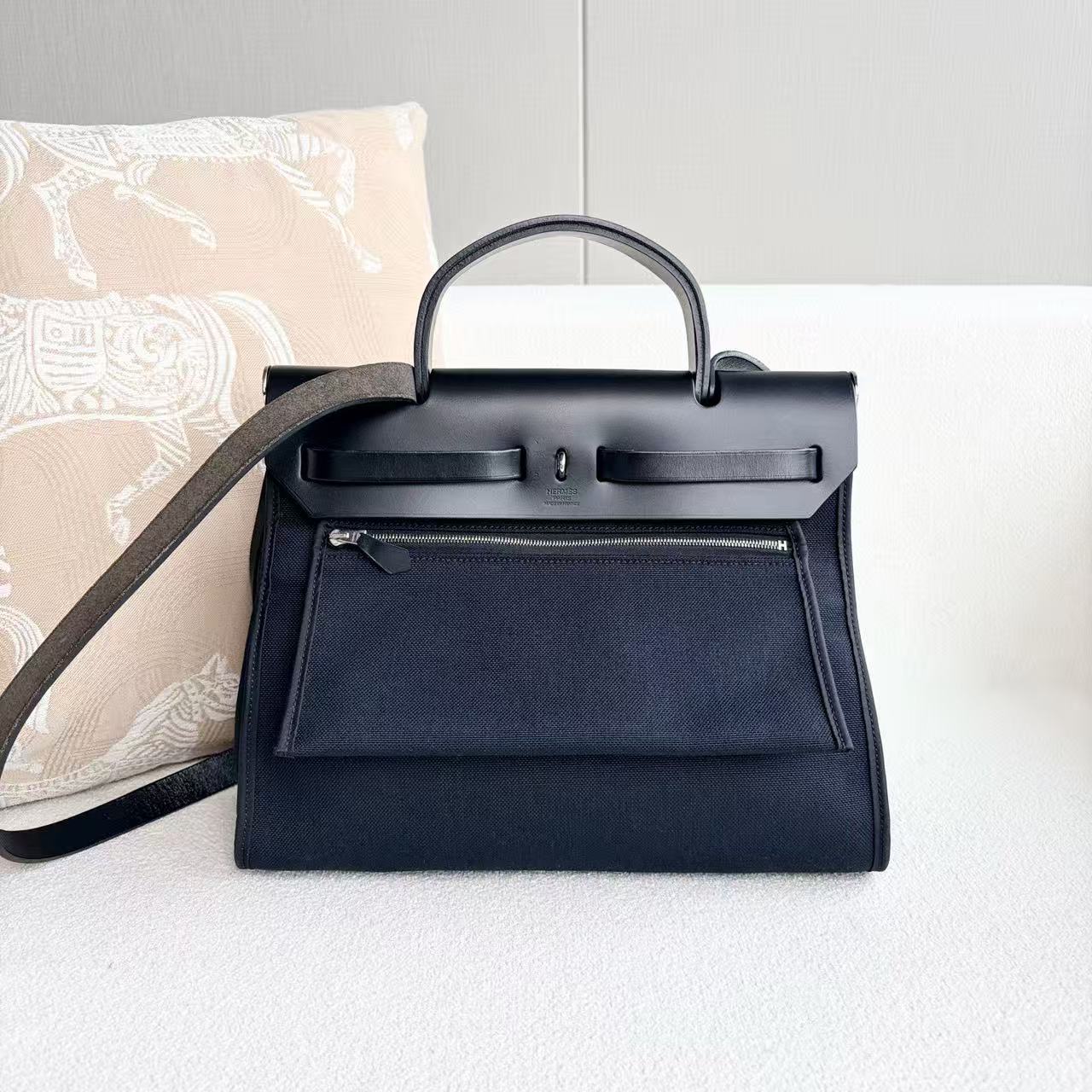 Hermès - Herbag 31 - Toile H canvas and Hunter leather - Black - (medium)