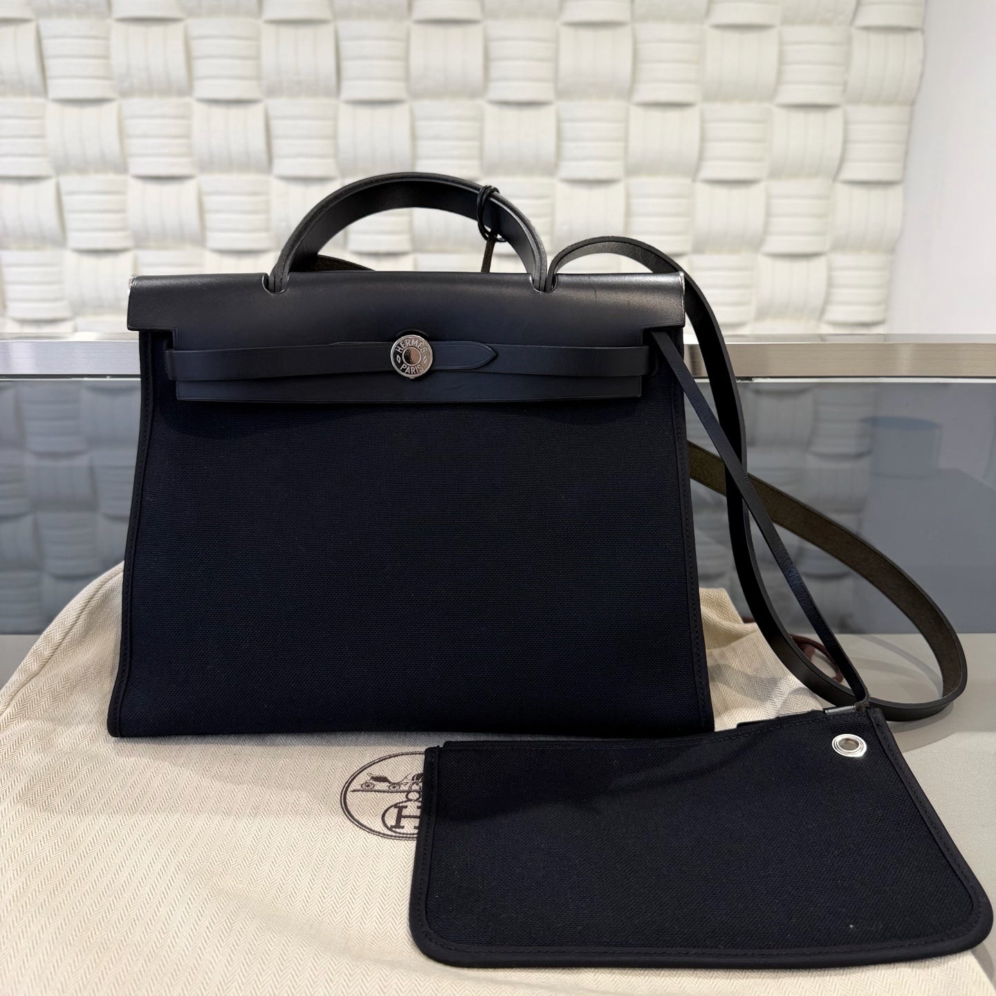 Hermès - Herbag 31 - Toile H canvas and Vache Hunter leather - Black with Silver-Tone Hardware - (medium)