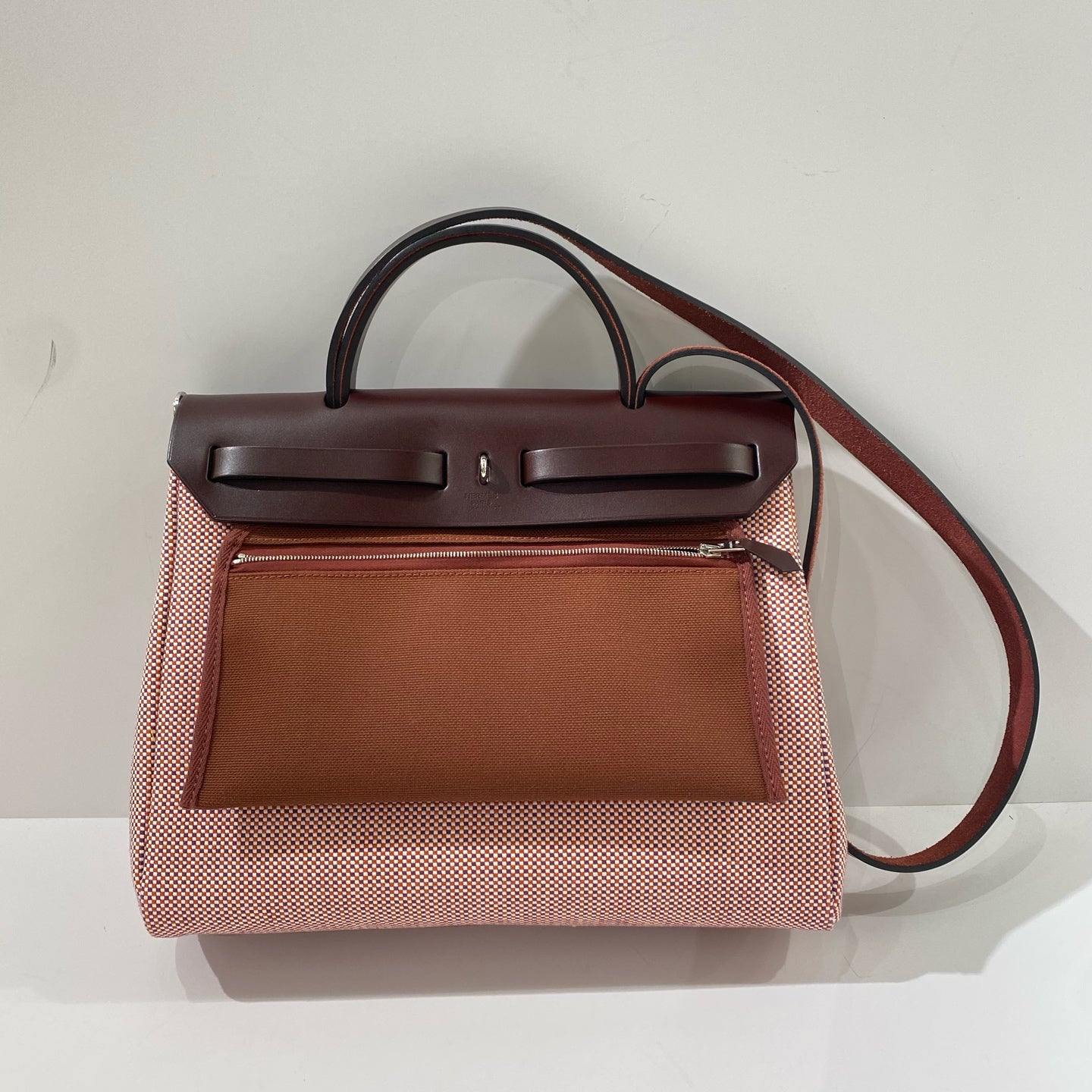 Hermès - Herbag 31 - Woven canvas with leather trim - Burgundy, Orange, and White Woven Canvas with Burgundy Leather Trim - (Medium)