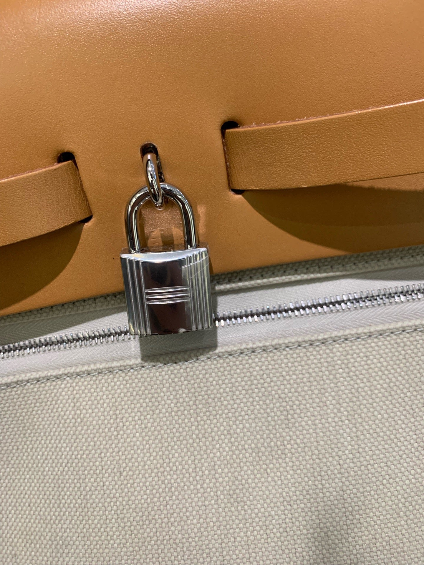 Hermès - Herbag 31 Zip - Canvas and Leather - Beige - (medium)