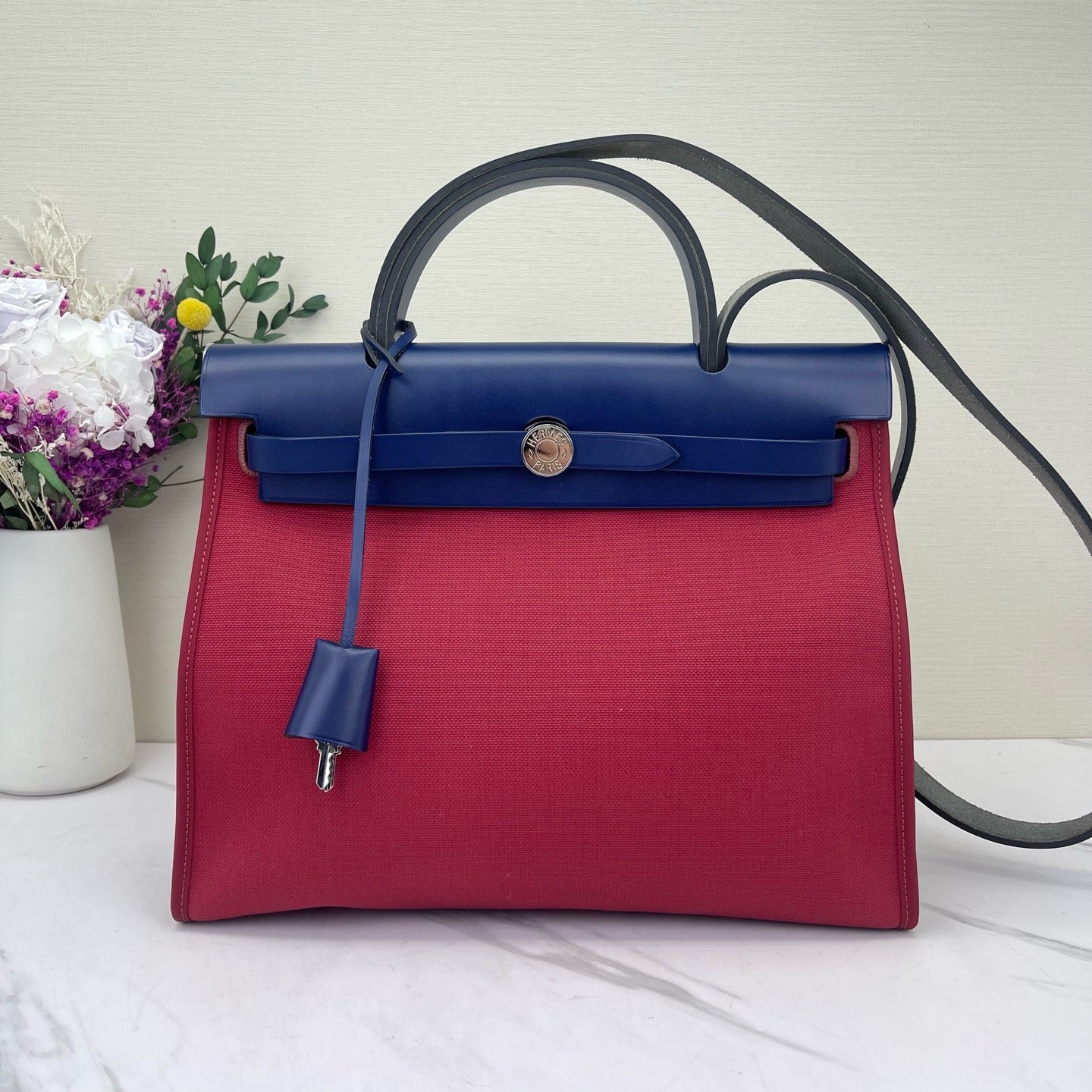 Hermès - Herbag Zip 21 - Toile H Canvas and Hunter Cowhide Leather - Rouge H Red and Bleu Nuit Navy Blue with Palladium-Plated Hardware - (Mini)