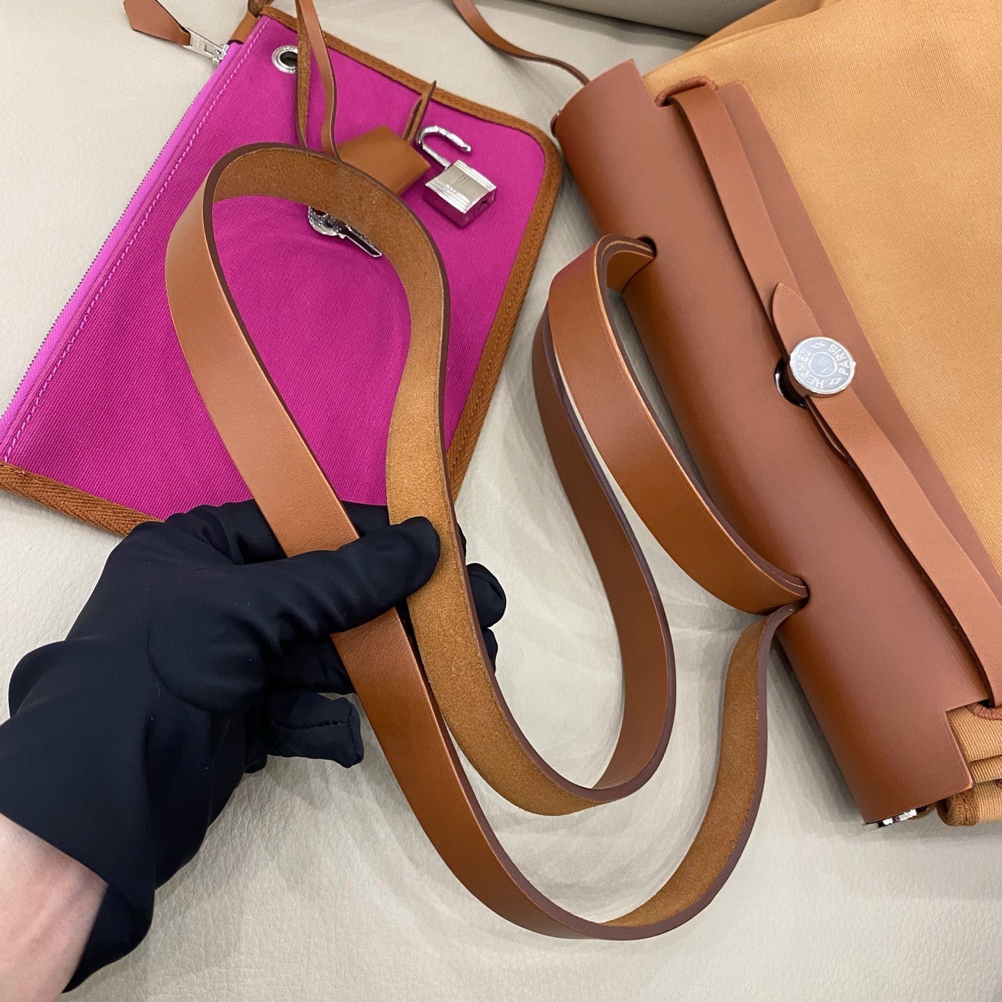 Hermès - Herbag Zip 31 - Canvas and Leather - Gold Brown with Pink accents - (Medium)