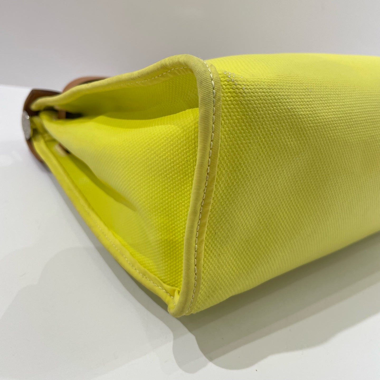 Hermès - Herbag Zip 31 - Canvas and Vachetta leather - Lemon Yellow with Natural Tan Leather - (medium)