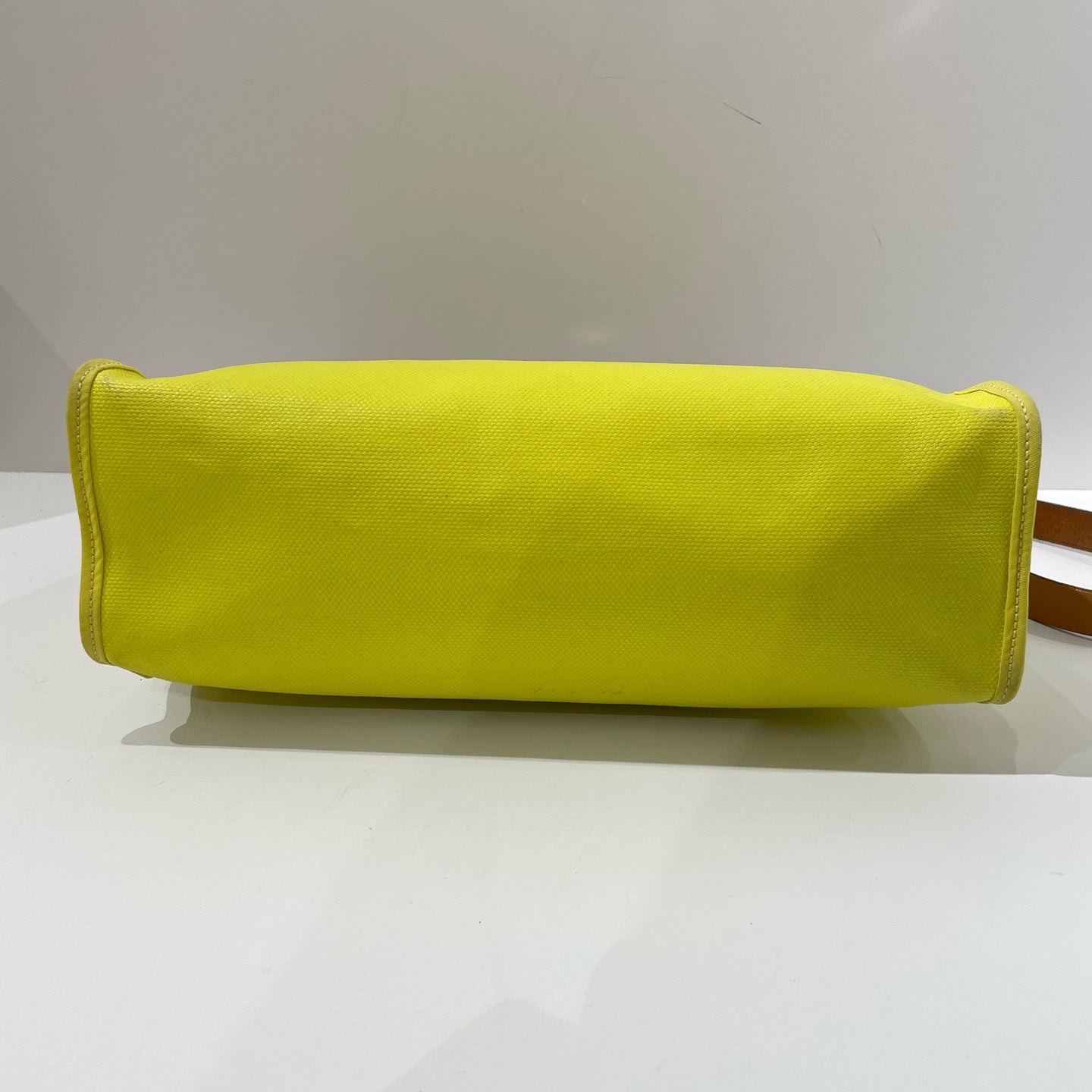 Hermès - Herbag Zip 31 - Canvas and Vachetta leather - Lemon Yellow with Natural Tan Leather - (medium)