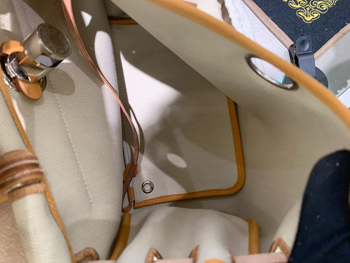 Hermès - Herbag Zip 31 - Canvas with Vachetta Leather Trim - Beige with Natural Leather Trim - (medium)