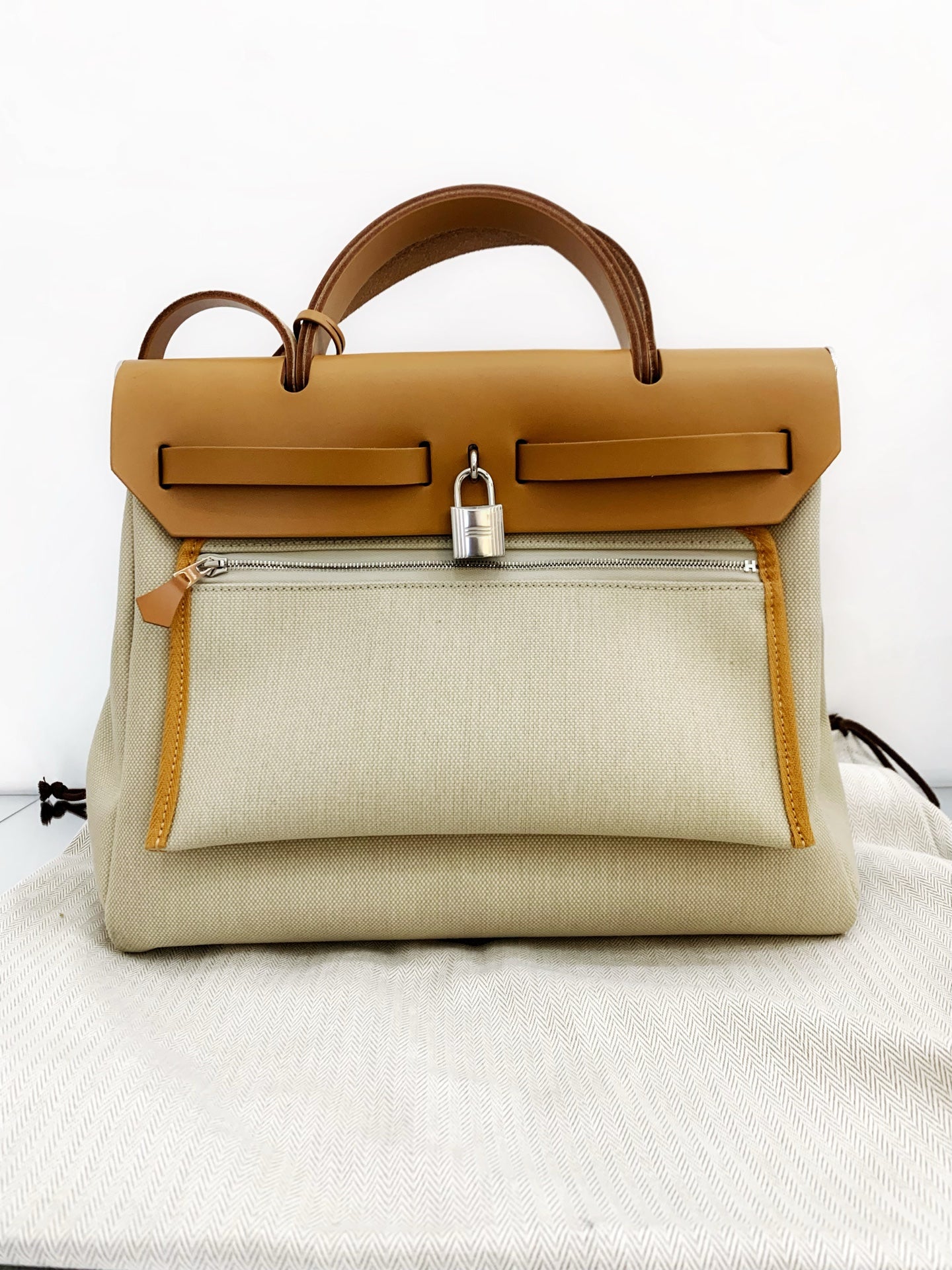 Hermès - Herbag Zip 31 - Canvas with Vachetta Leather Trim - Beige with Natural Leather Trim - (medium)