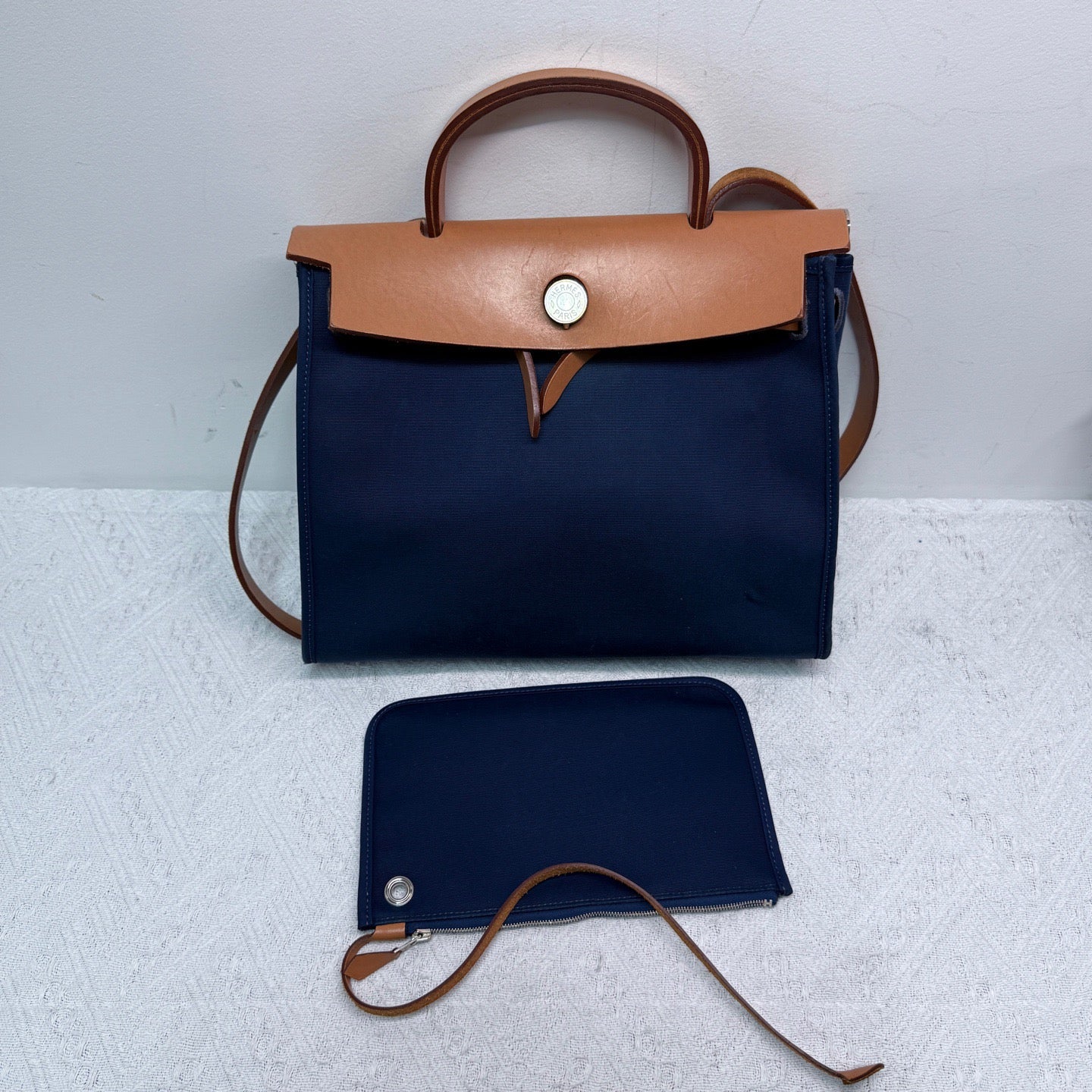 Hermès - Herbag Zip 31 - Toile H canvas and Vache Hunter leather - Navy Blue with Natural Tan - (medium)