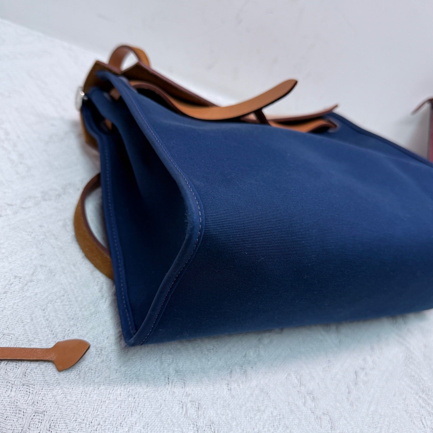 Hermès - Herbag Zip 31 - Toile H canvas and Vache Hunter leather - Navy Blue with Natural Tan - (medium)