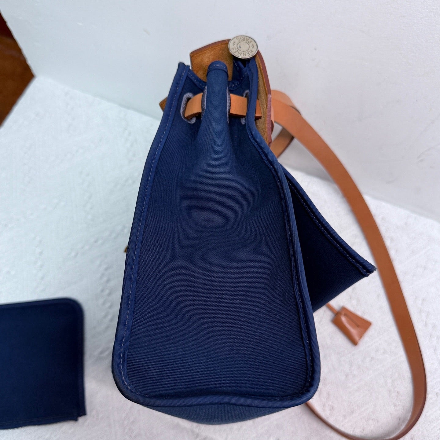 Hermès - Herbag Zip 31 - Toile H canvas and Vache Hunter leather - Navy Blue with Natural Tan - (medium)