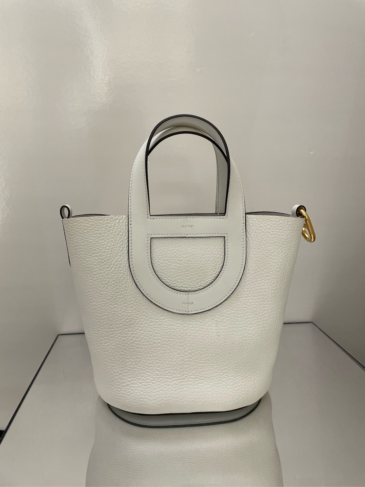 Hermès - In The Loop 18 - Taurillon Clemence leather - White with Gold-Tone Hardware - (Small)