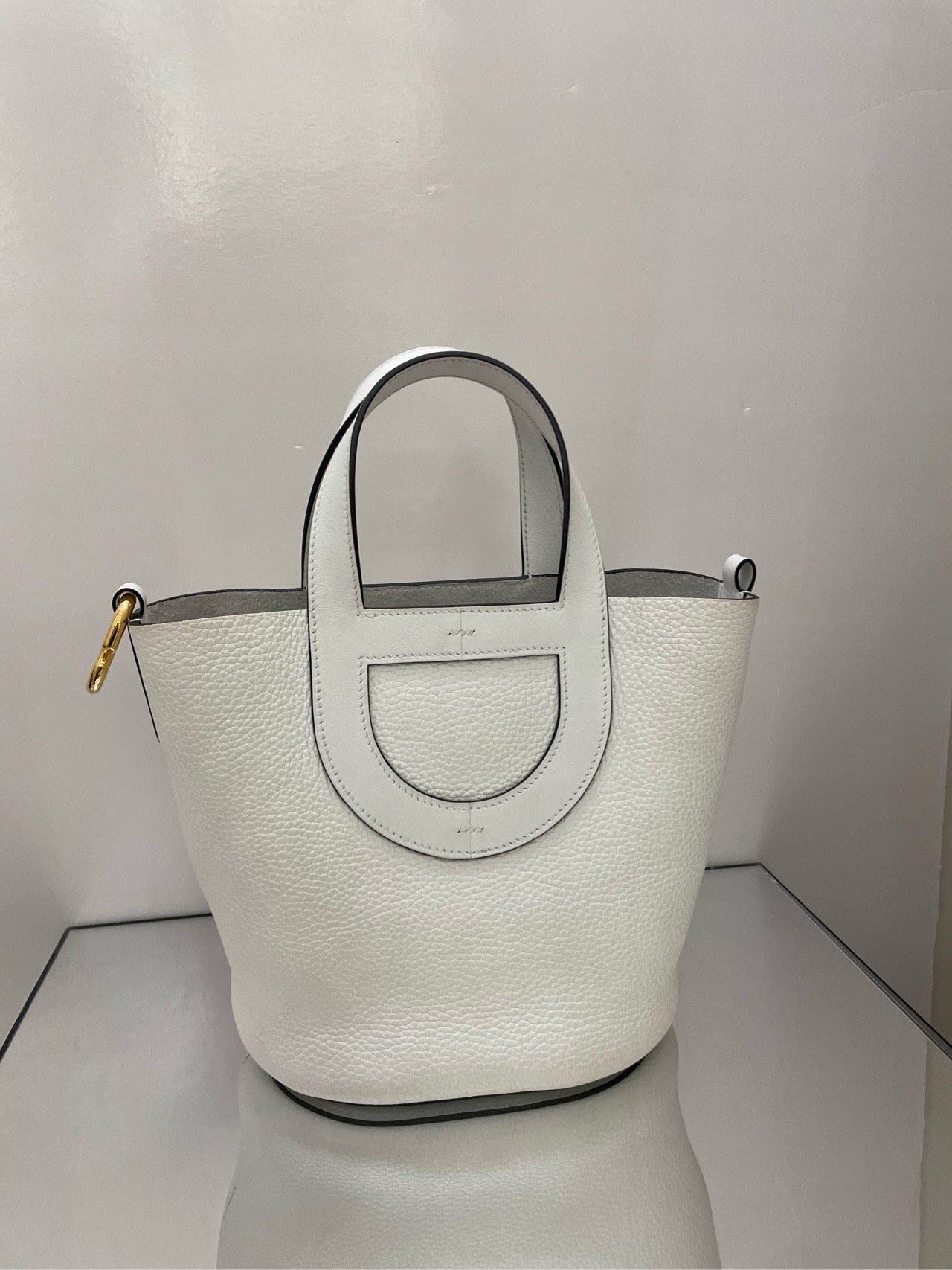 Hermès - In The Loop 18 - Taurillon Clemence leather - White with Gold-Tone Hardware - (Small)