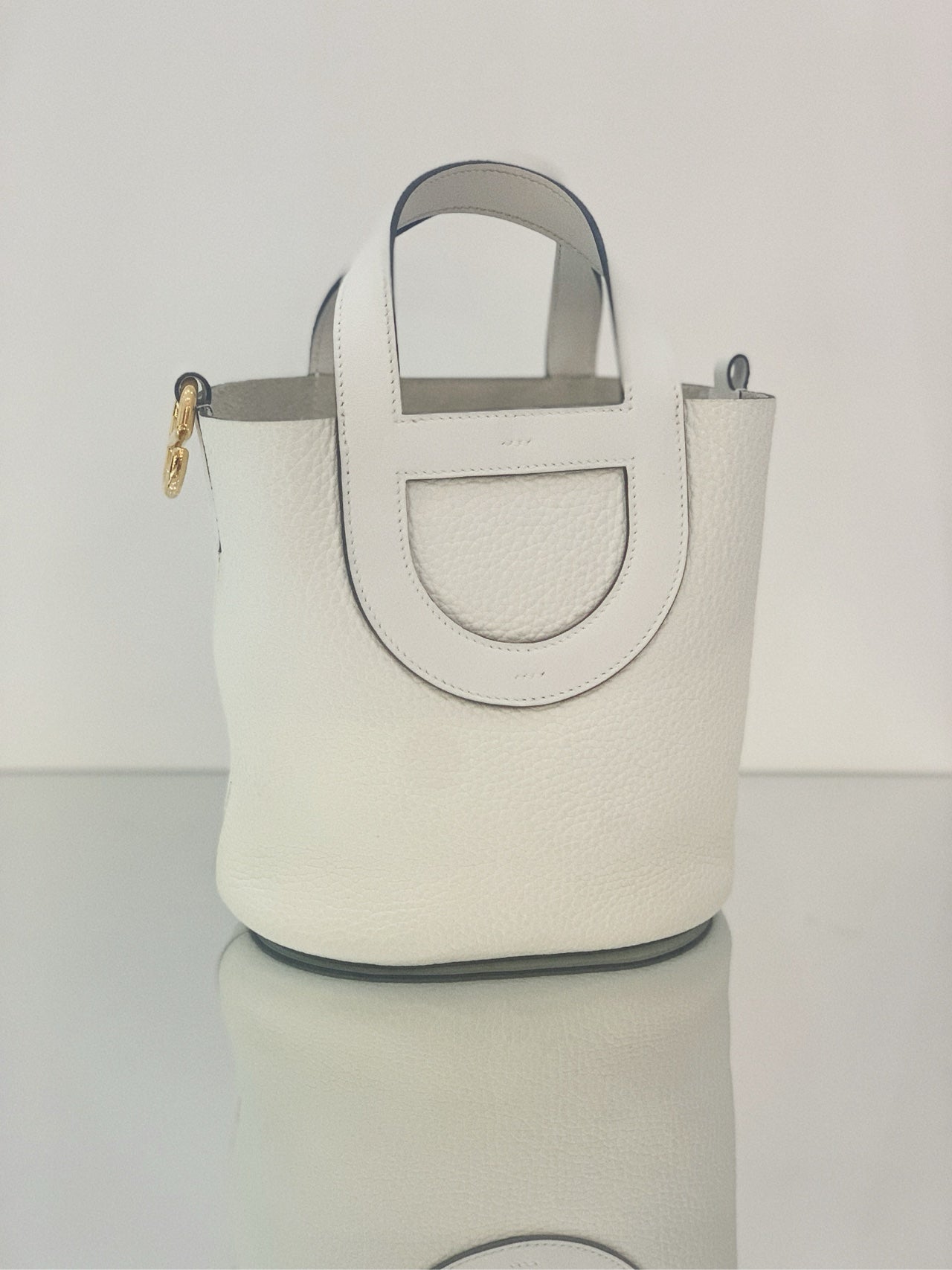Hermès - In The Loop 18 - Togo leather - White with Gold-Tone Hardware - (mini)