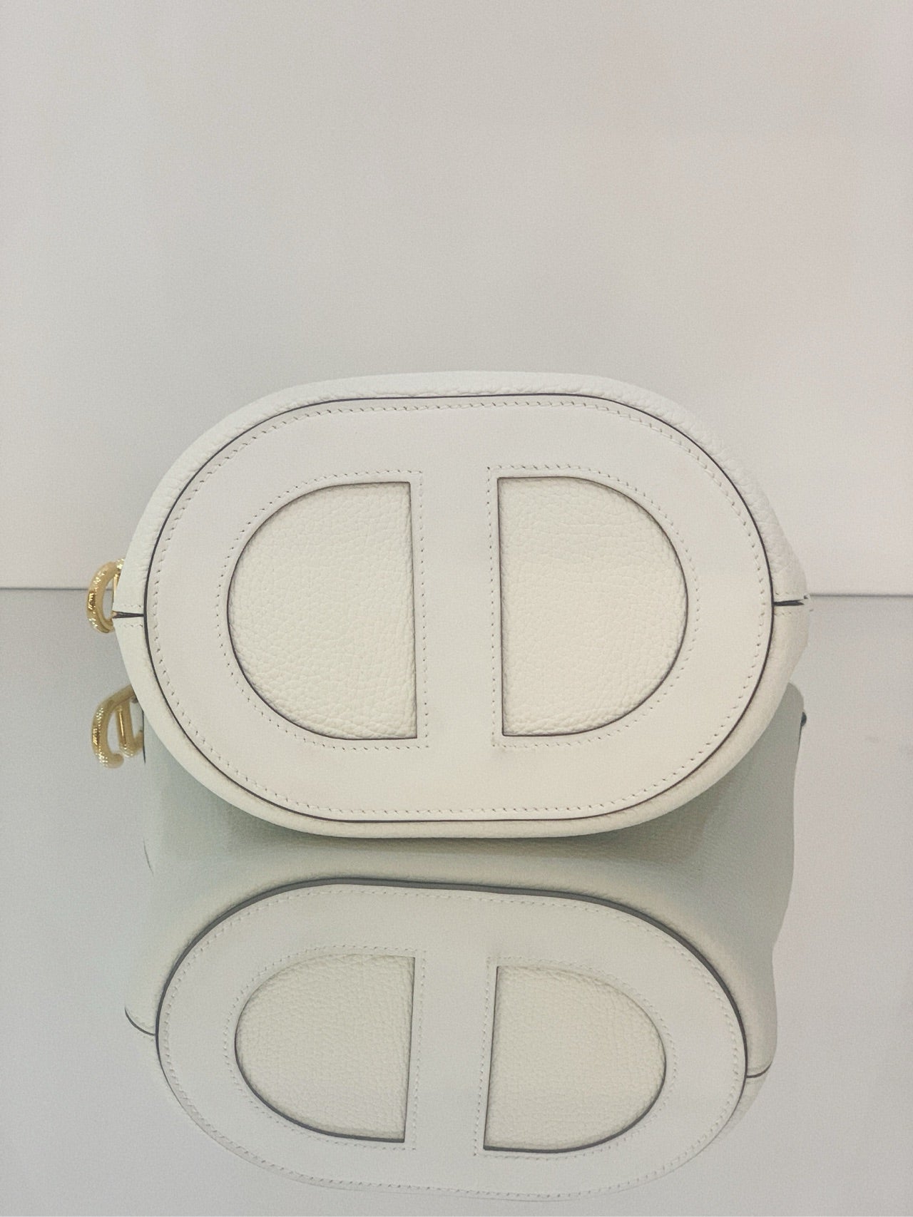 Hermès - In The Loop 18 - Togo leather - White with Gold-Tone Hardware - (mini)