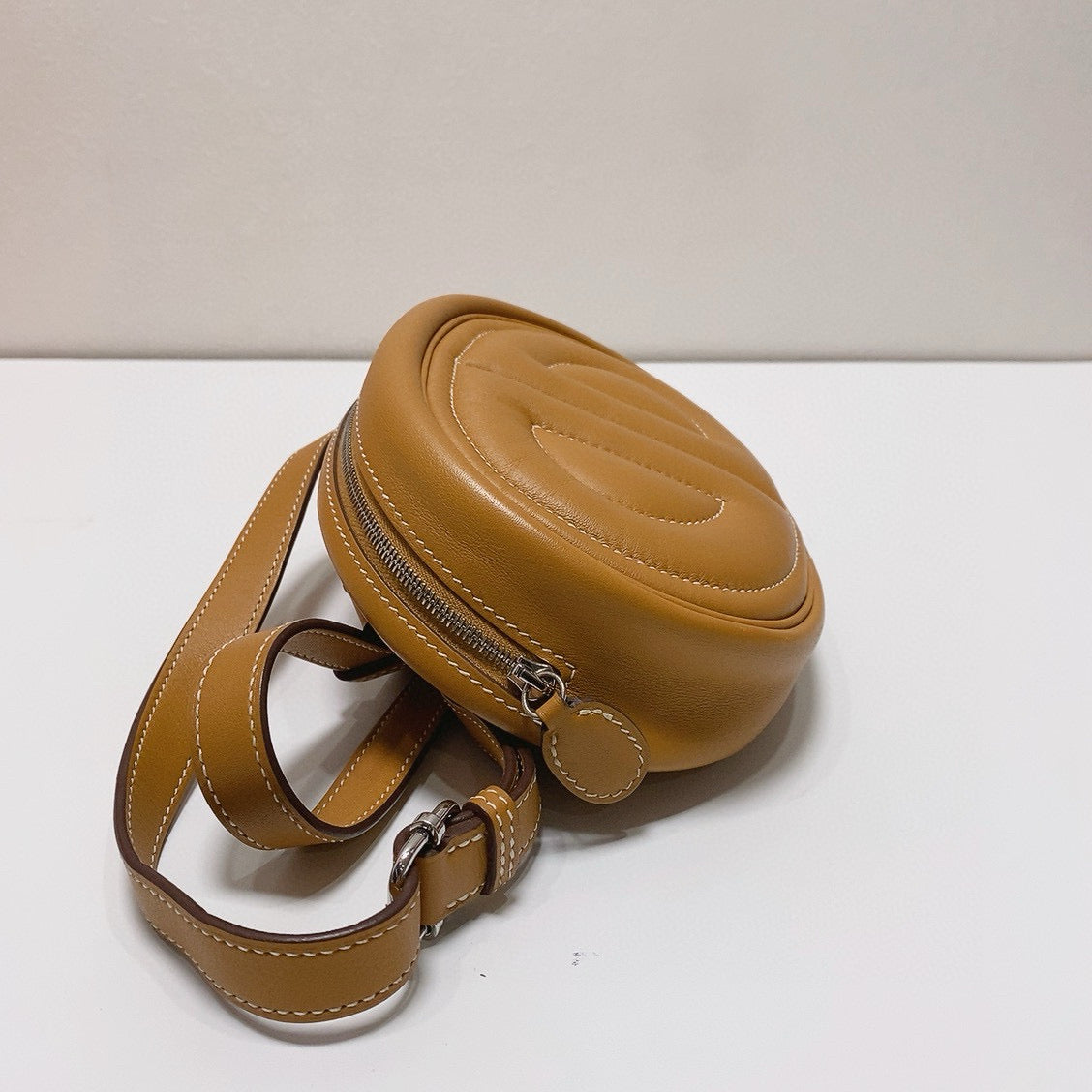 Hermès - In The Loop Belt Bag - Epsom leather - Camel with Silver-Tone Hardware - (mini)