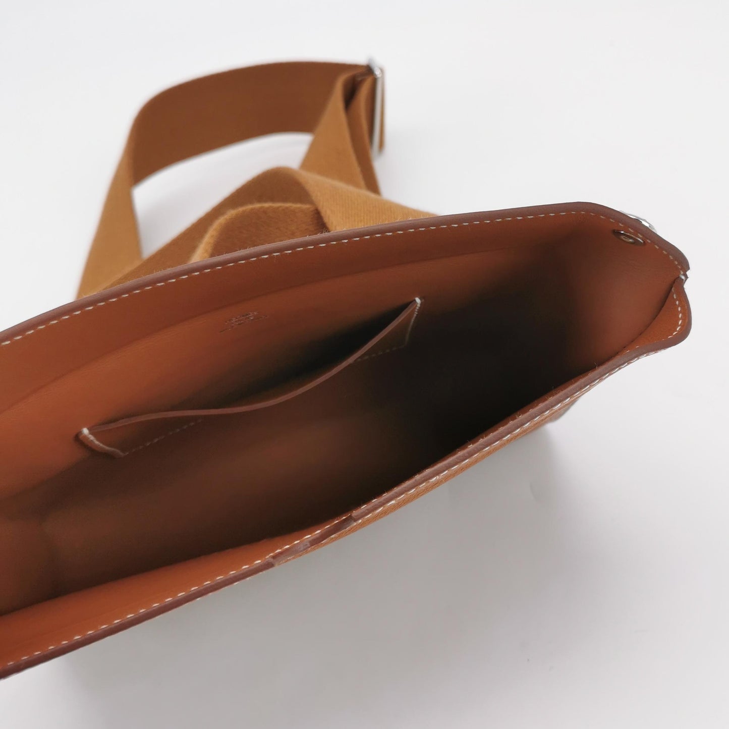 Hermès - In-The-Loop - Leather - Camel - (mini)