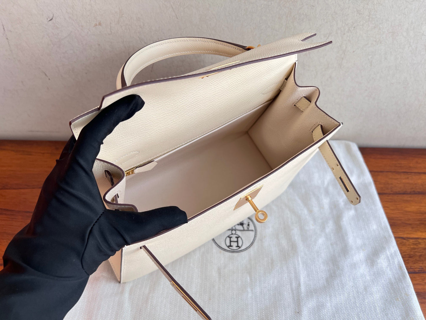 Hermès - Kelly 28 - Leather - White - (small)