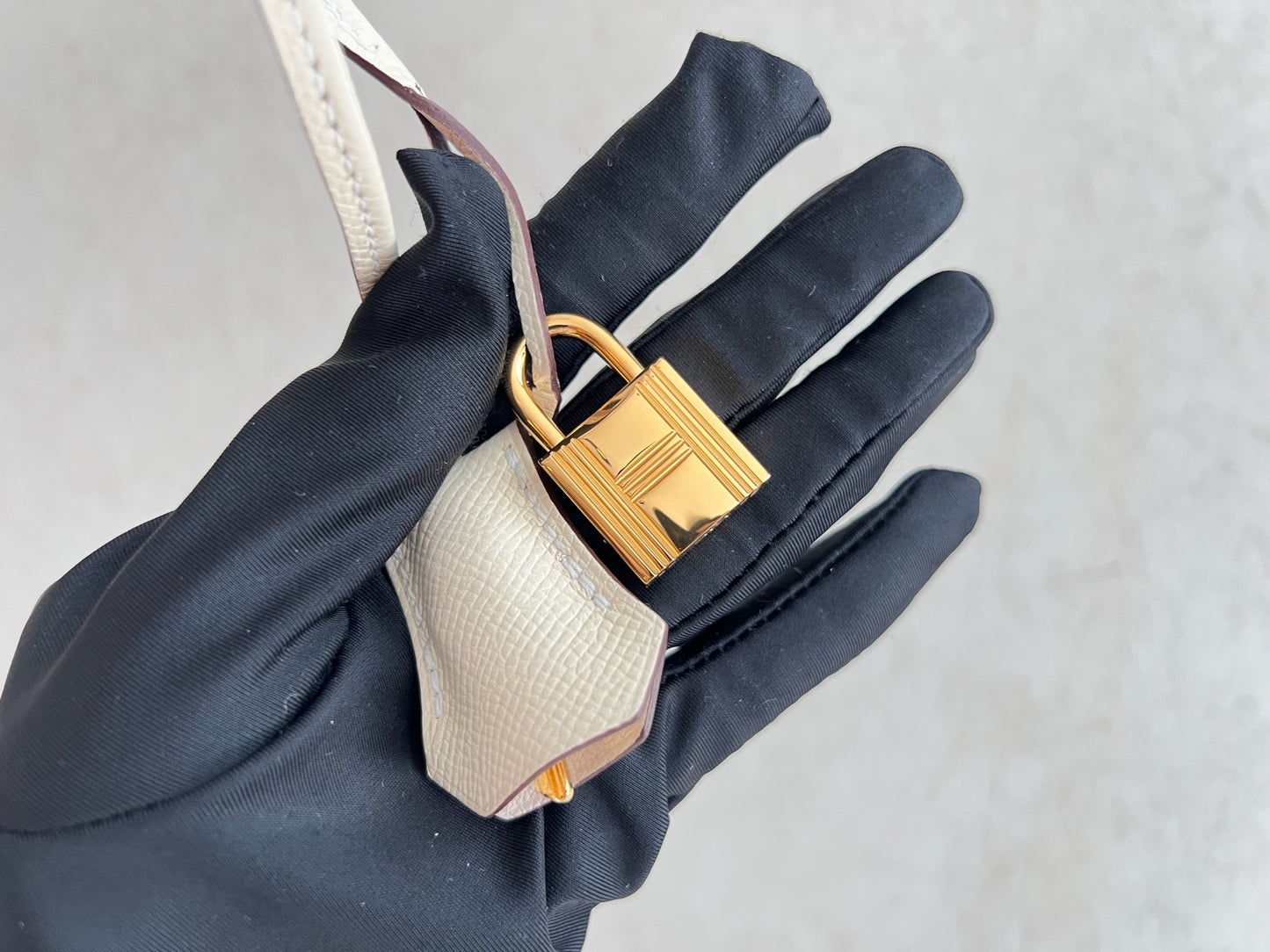 Hermès - Kelly 28 - Leather - White - (small)