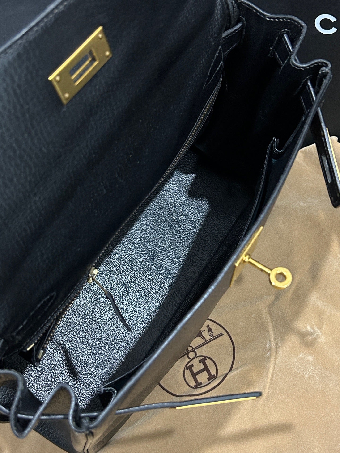 Hermès - Kelly - Leather - Black - (28cm)