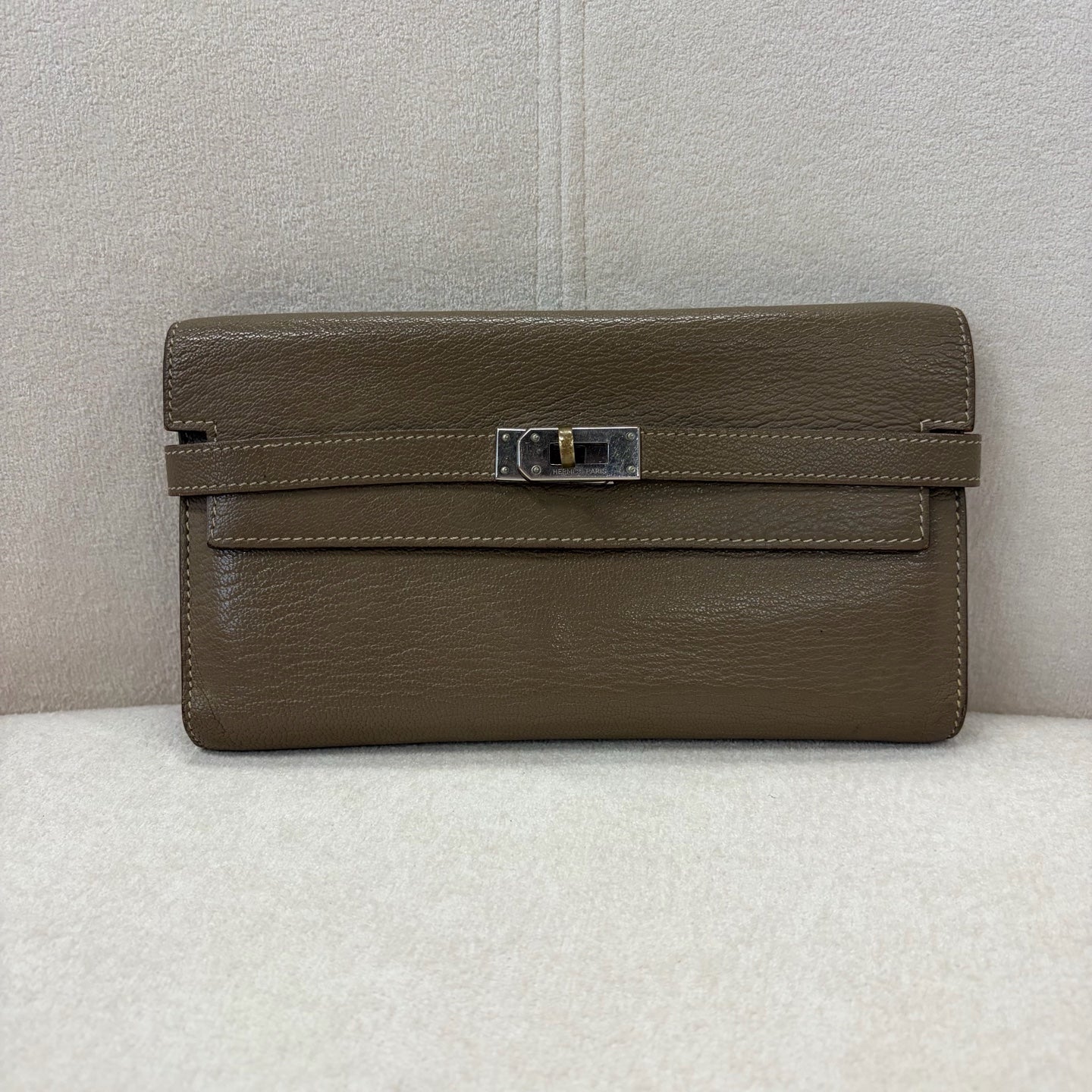 Hermes - Kelly - Leather - Grey - (medium)