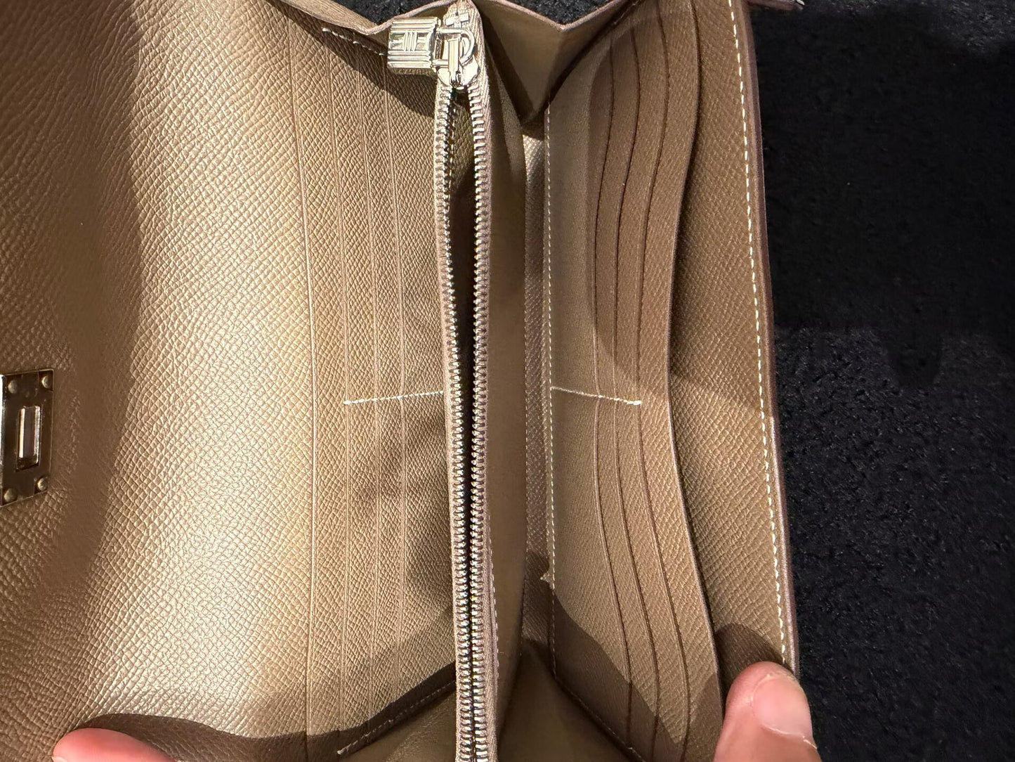 Hermès - Kelly Wallet - Grained leather - Étoupe (Elephant Grey) with Silver-Tone Hardware