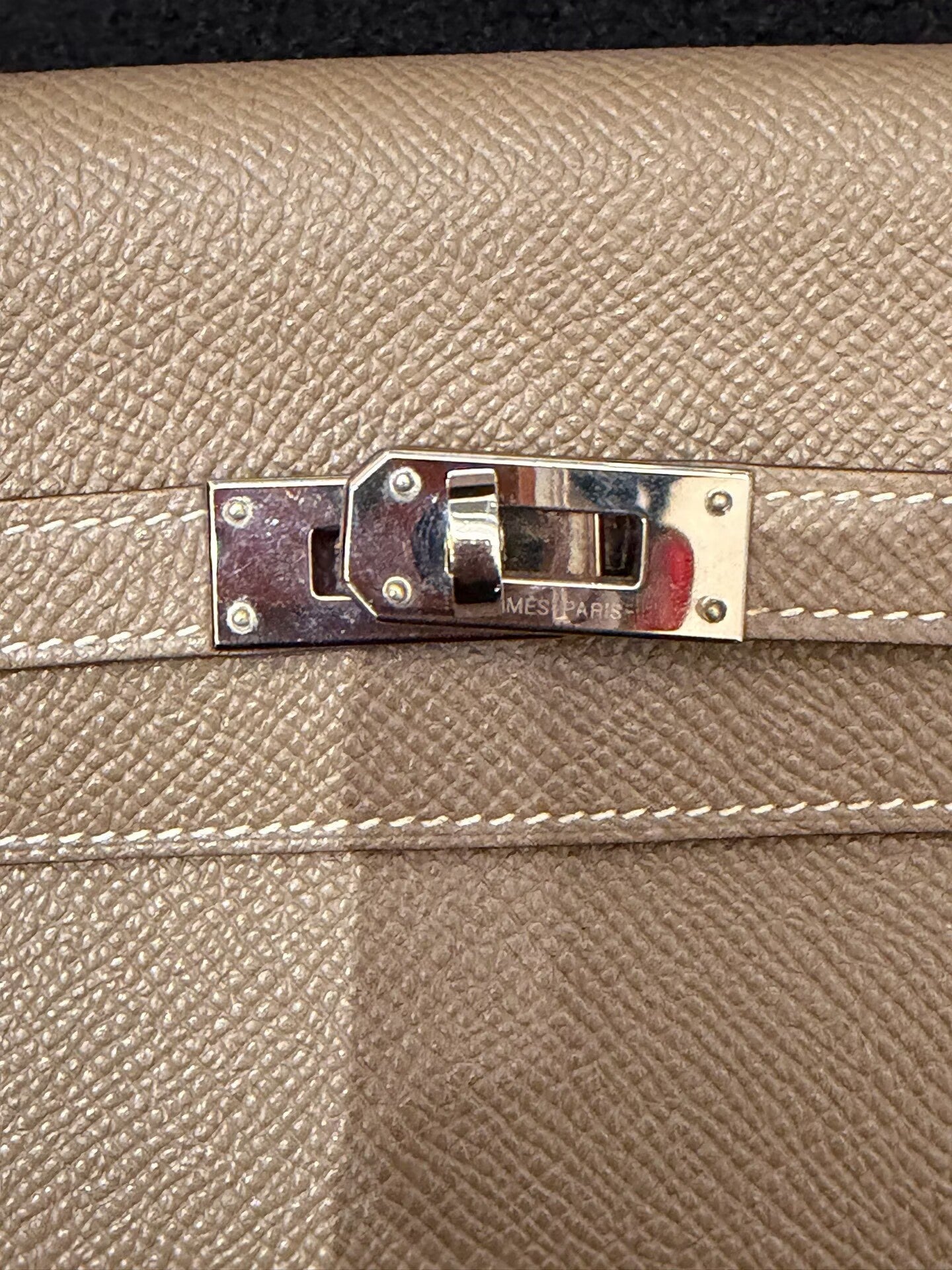 Hermès - Kelly Wallet - Grained leather - Étoupe (Elephant Grey) with Silver-Tone Hardware