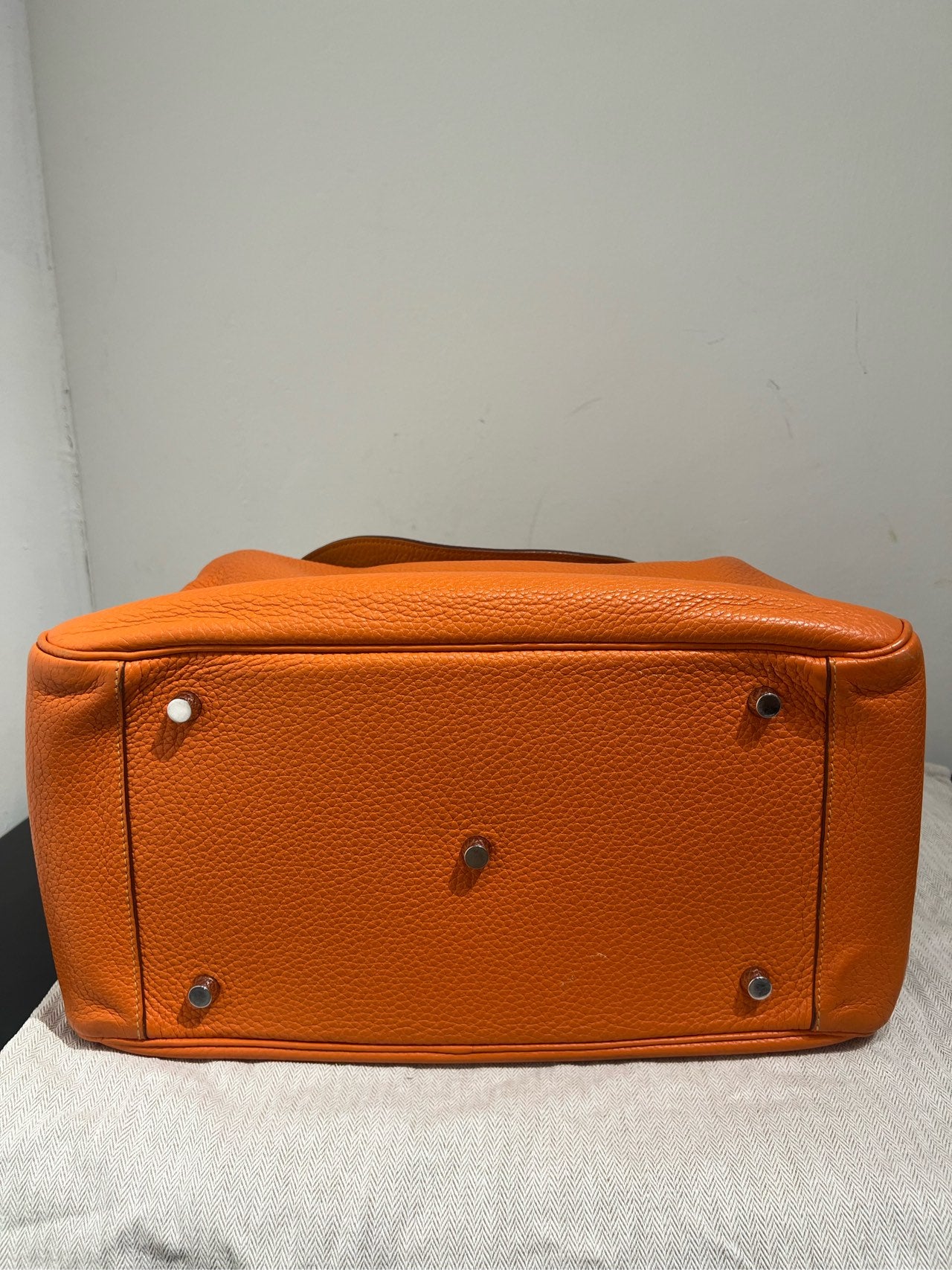 Hermès - Lindy 34 - Clemence leather - Hermès Orange with Silver-Tone Hardware - (Medium)