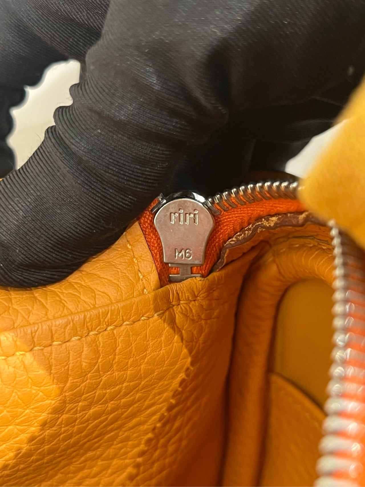 Hermès - Lindy 34 - Clemence leather - Hermès Orange with Silver-Tone Hardware - (Medium)