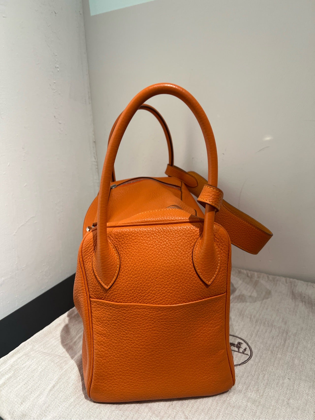 Hermès - Lindy 34 - Clemence leather - Hermès Orange with Silver-Tone Hardware - (Medium)