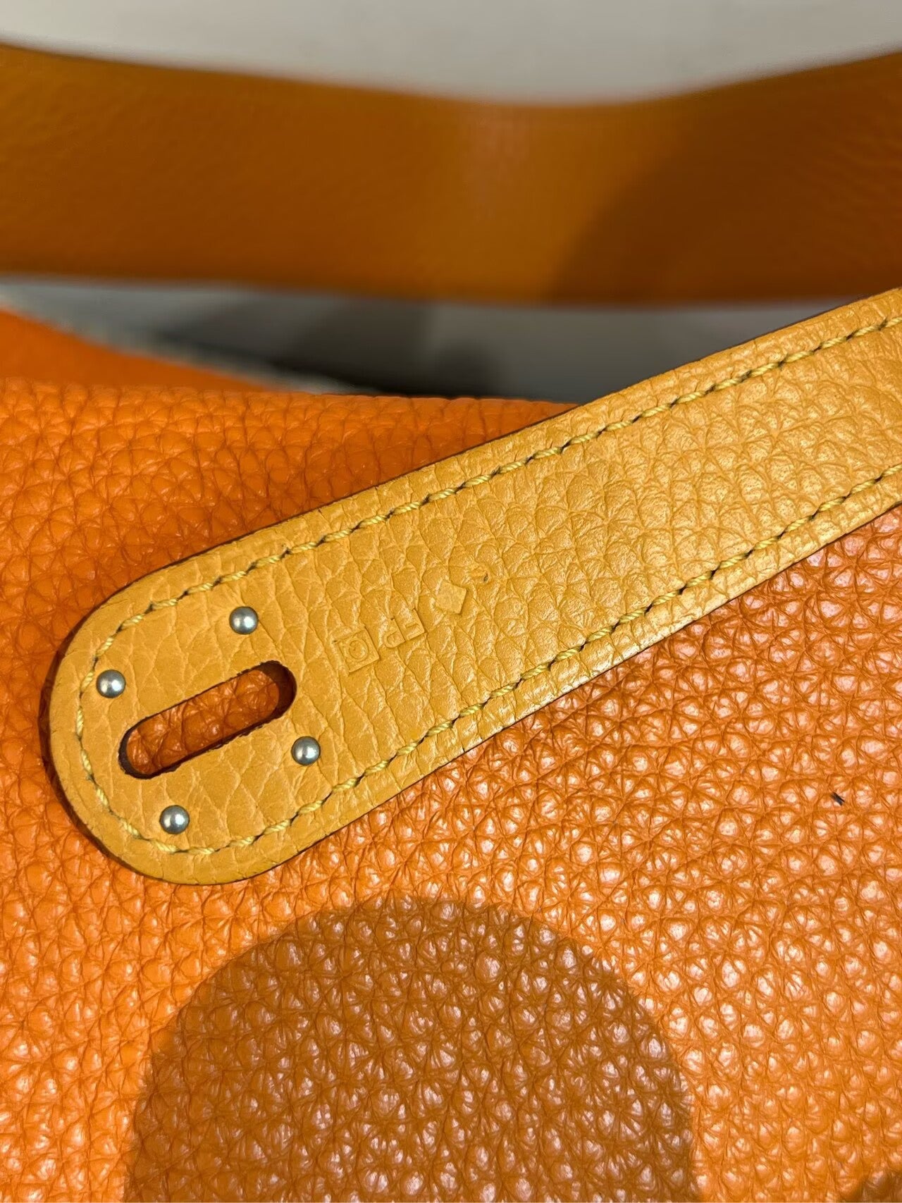 Hermès - Lindy 34 - Clemence leather - Orange - (Medium)