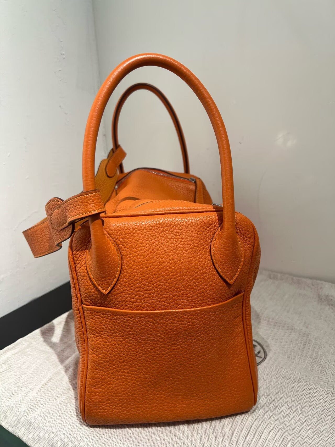 Hermès - Lindy 34 - Clemence leather - Orange - (Medium)