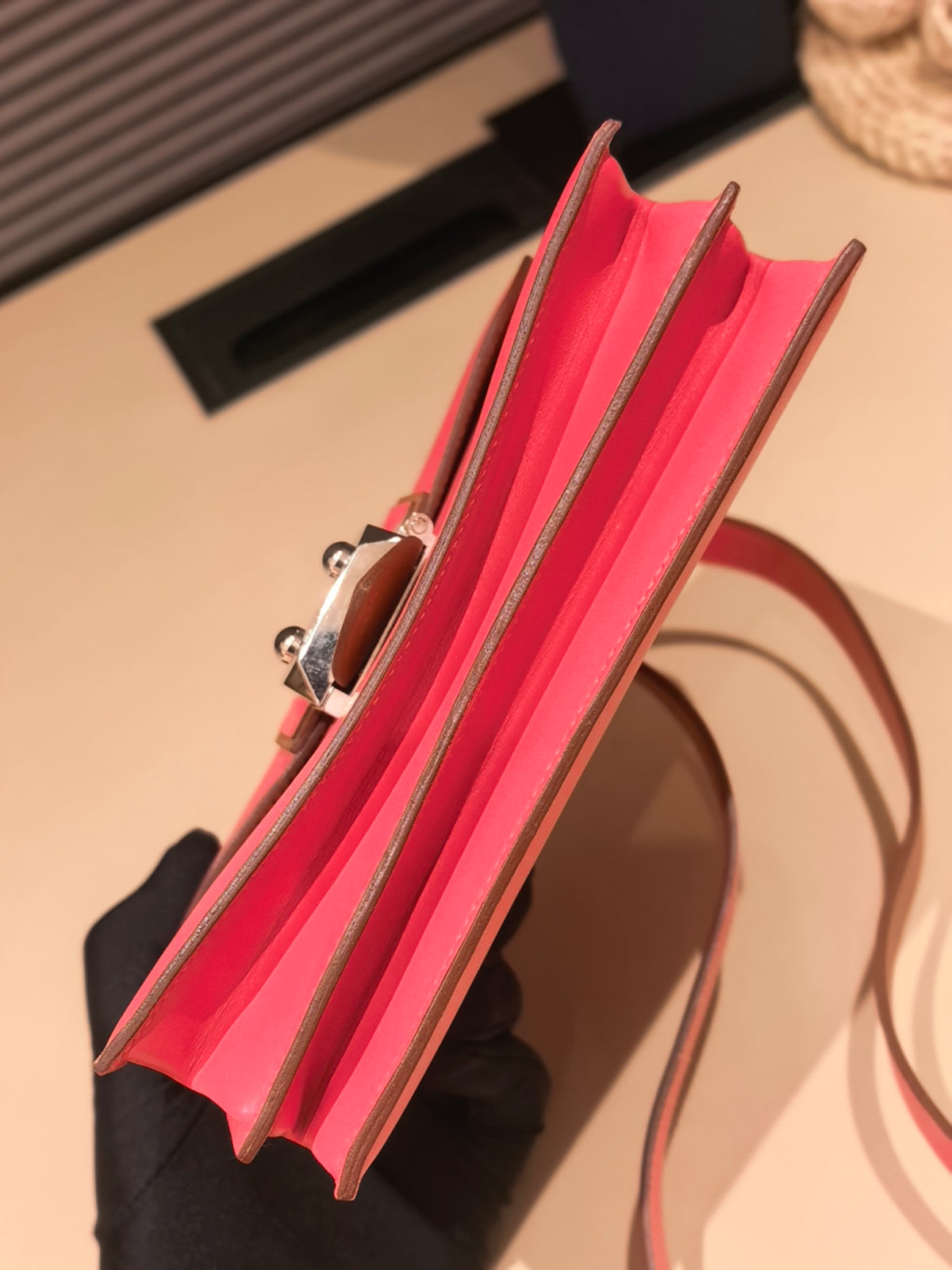 Hermes - Messenger Crossbody Bag - Leather - Pink - (small)