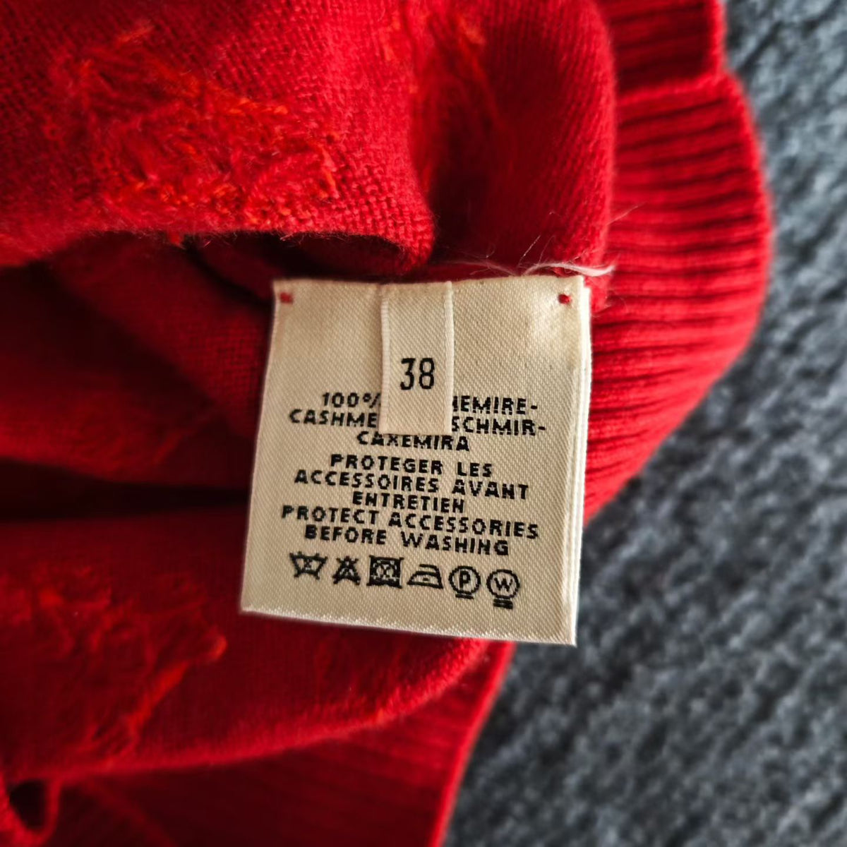 Hermès - Other - Cashmere - Red - (38)