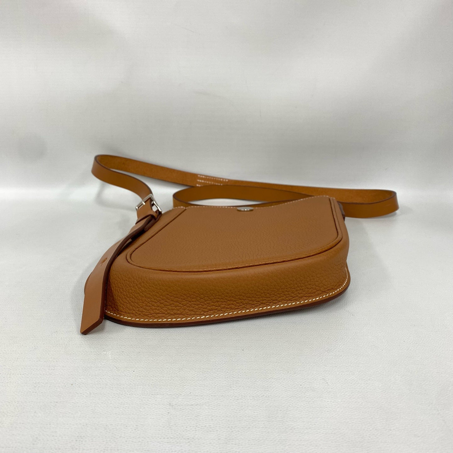 Hermès - Other - Grained leather - Gold Brown with Silver-Tone Hardware - (Small)