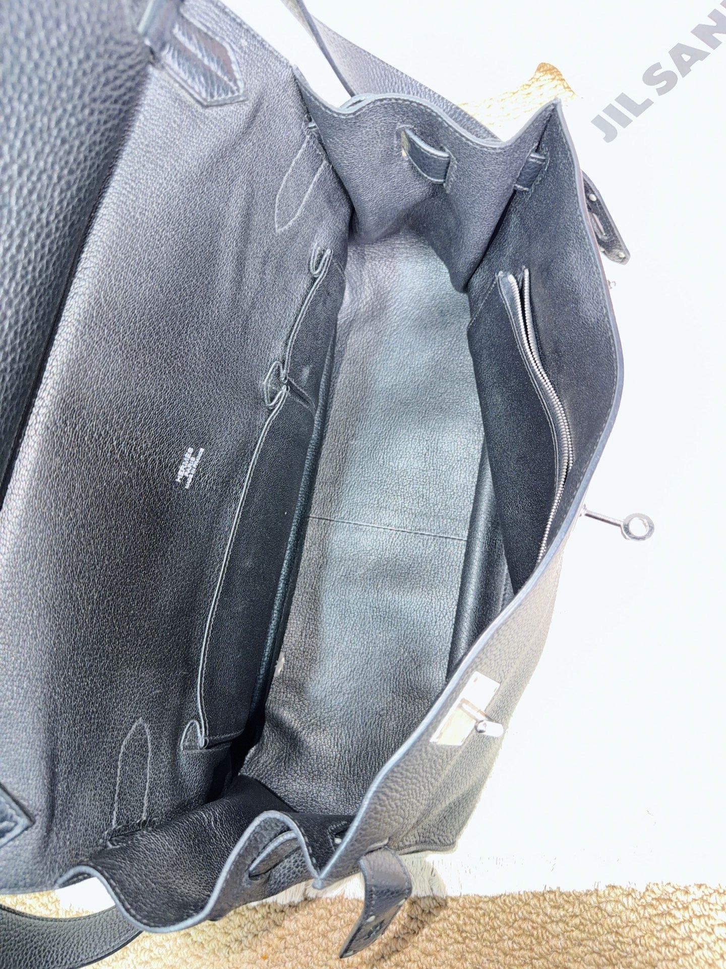 Hermès - Other - Leather - Black - (medium)