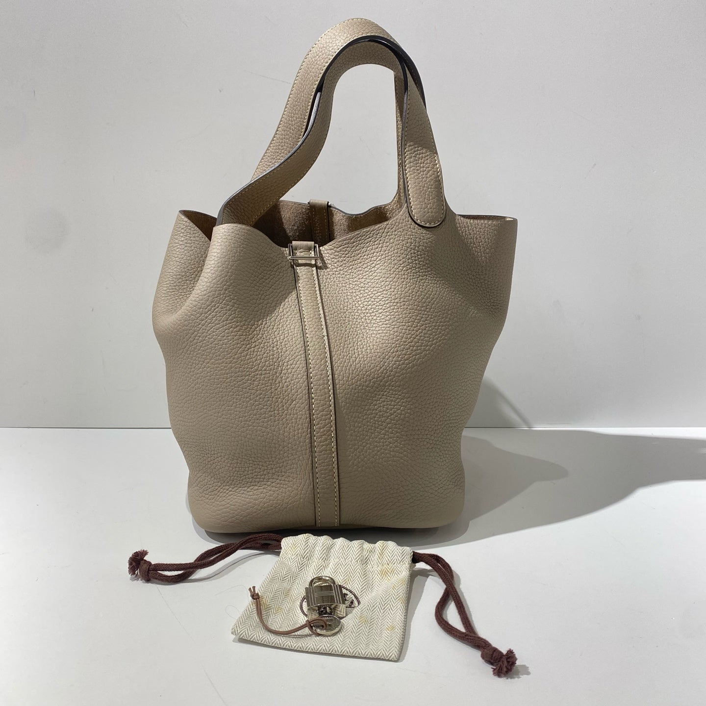 Hermes - Other - Leather - Grey - (Medium)