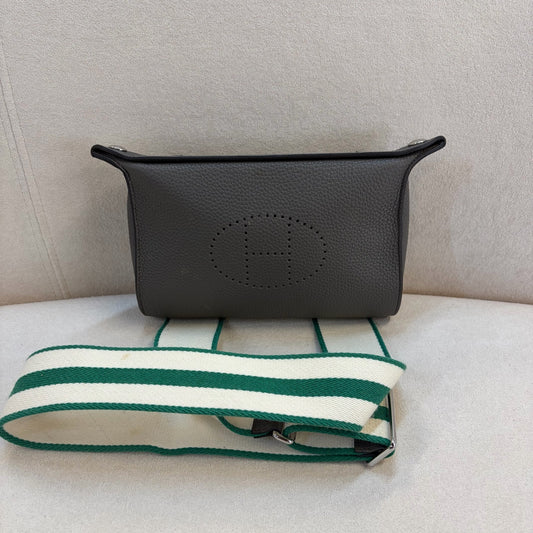 Hermes - Other - Leather - Grey - (medium)