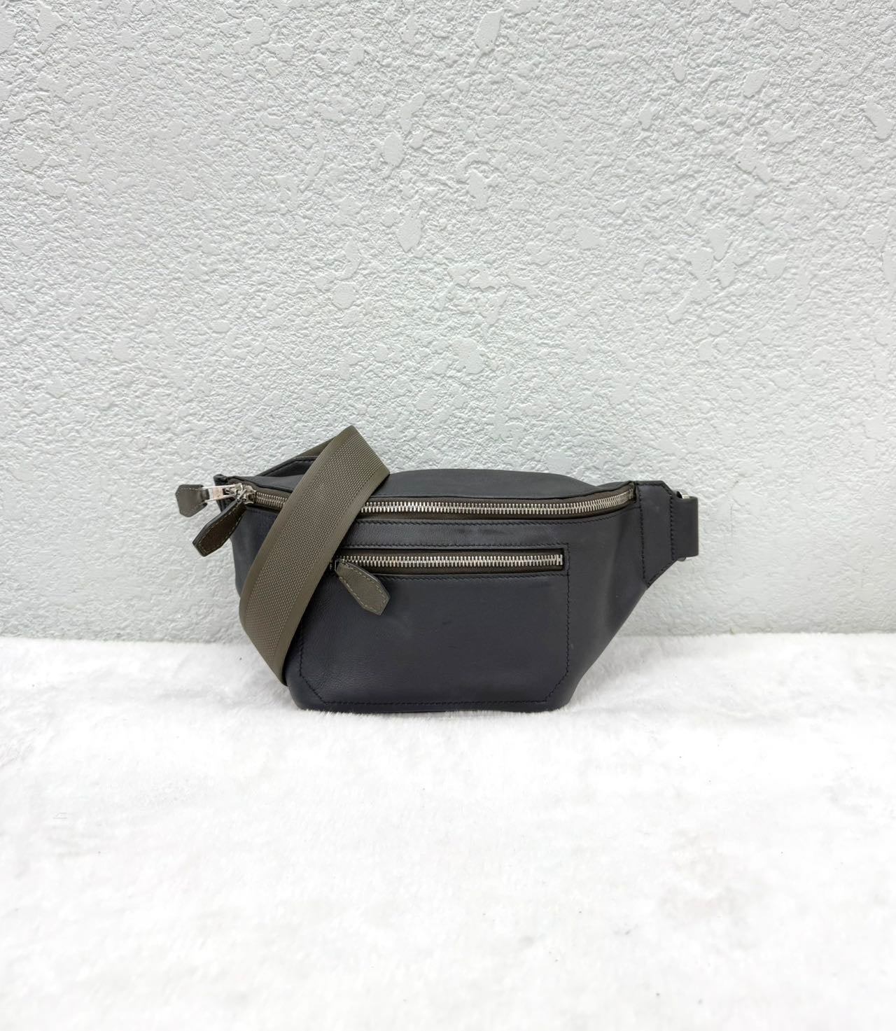 Hermès - Other - Leather - Grey - (small)