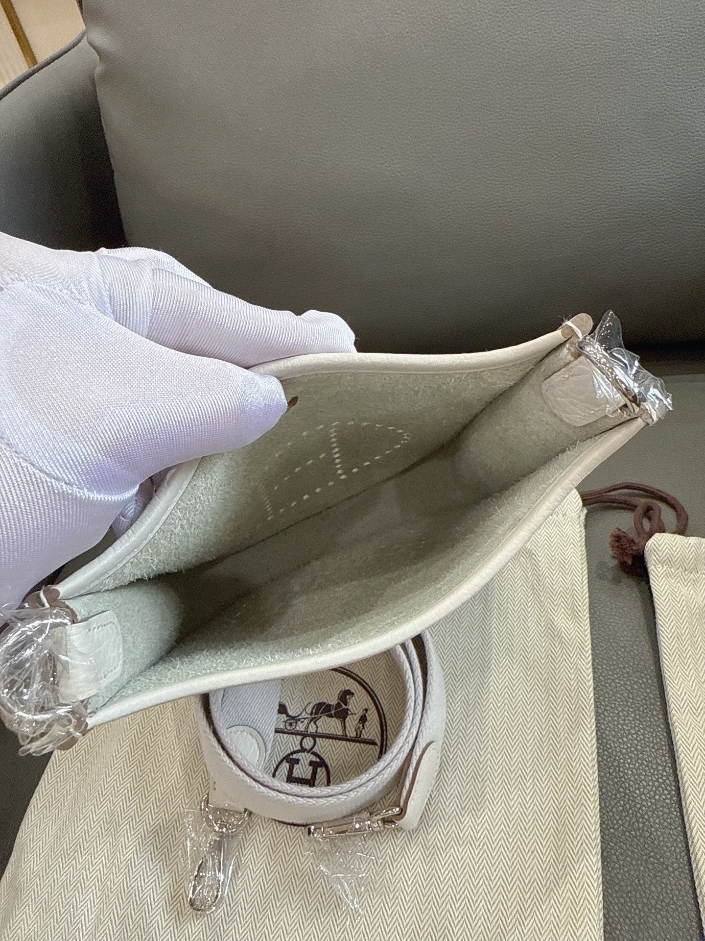 Hermès - Other - Leather - White - (mini)