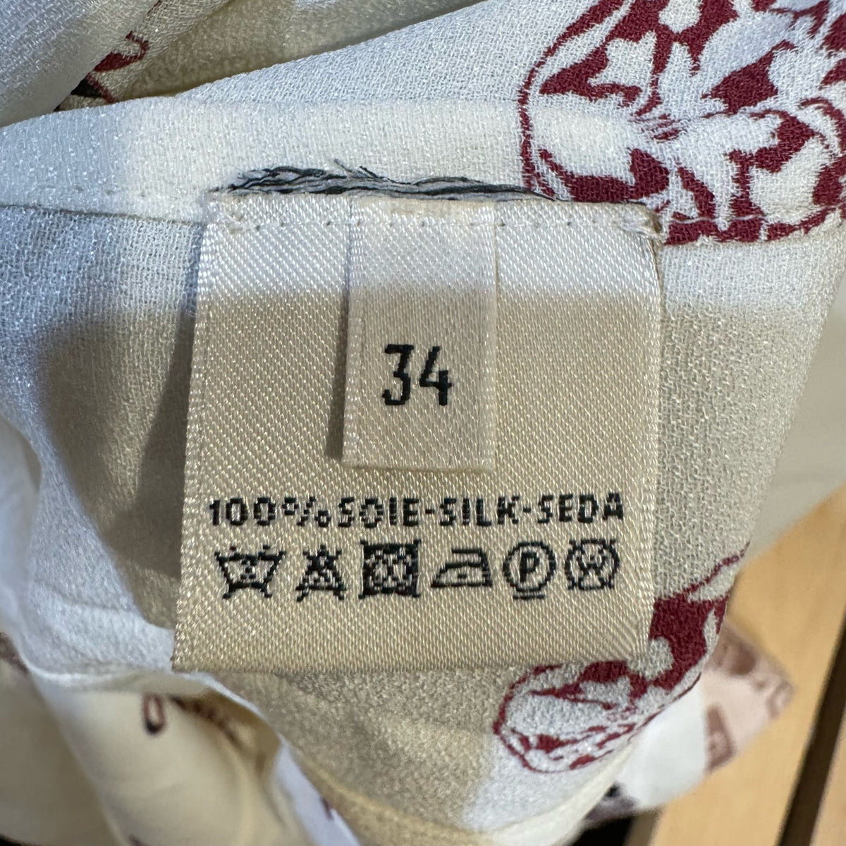 Hermès - Other - Silk - Beige - (34)