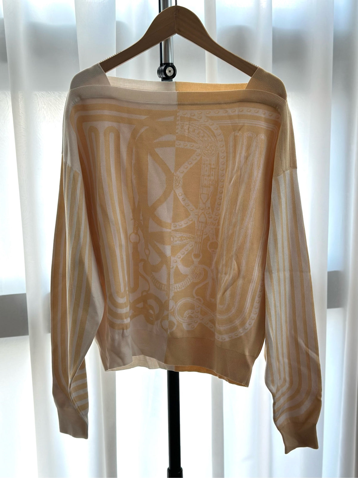 Hermès - Other - Silk - Beige - (36)