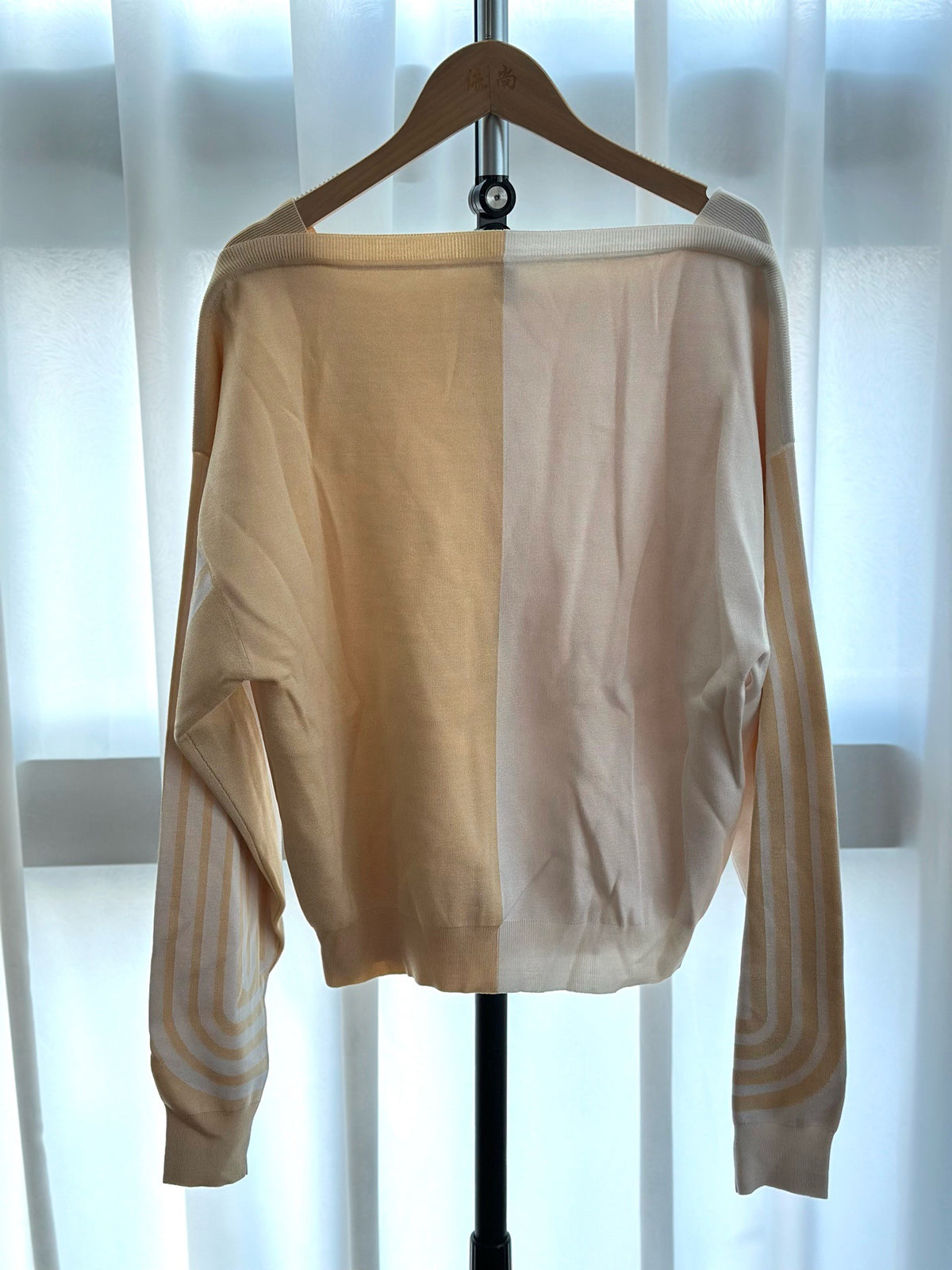 Hermès - Other - Silk - Beige - (36)
