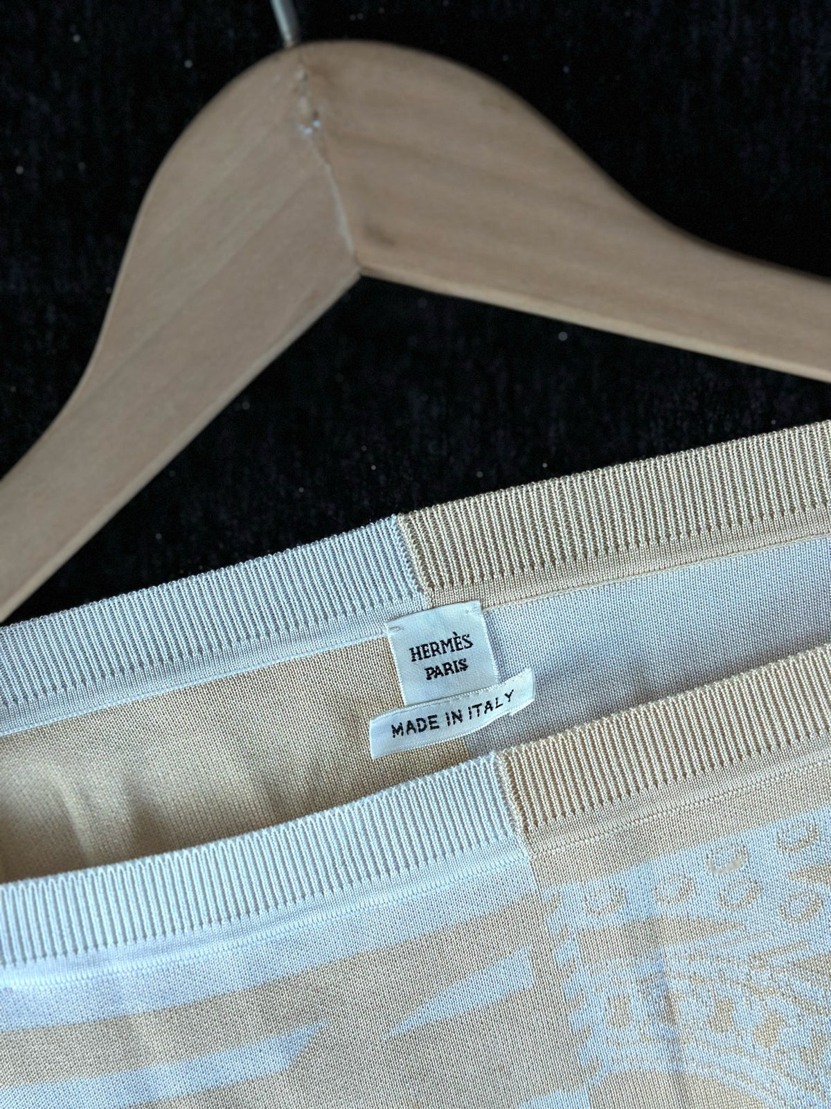Hermès - Other - Silk - Beige - (36)