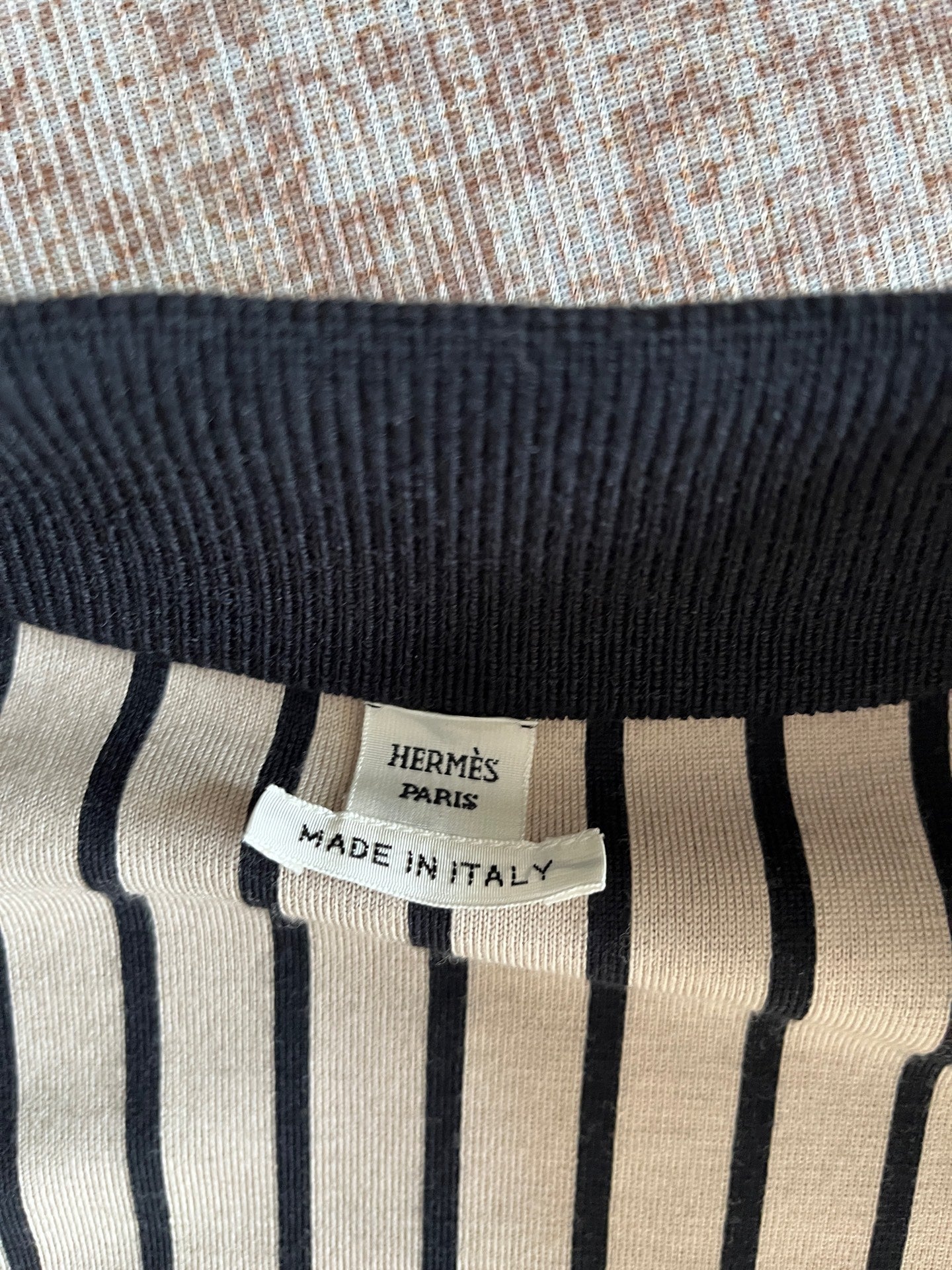 Hermès - Other - Silk - Black - (34)