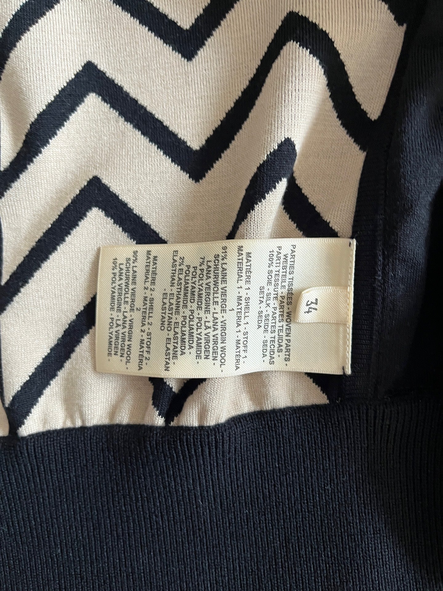 Hermès - Other - Silk - Black - (34)