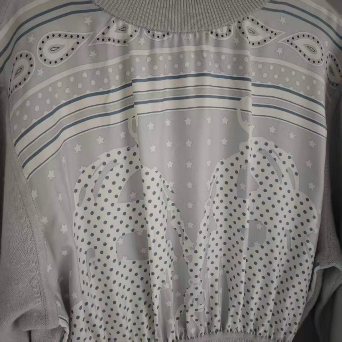 Hermès - Other - Silk - Grey - (36)