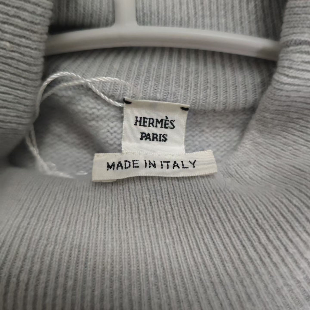 Hermès - Other - Silk - Grey - (36)