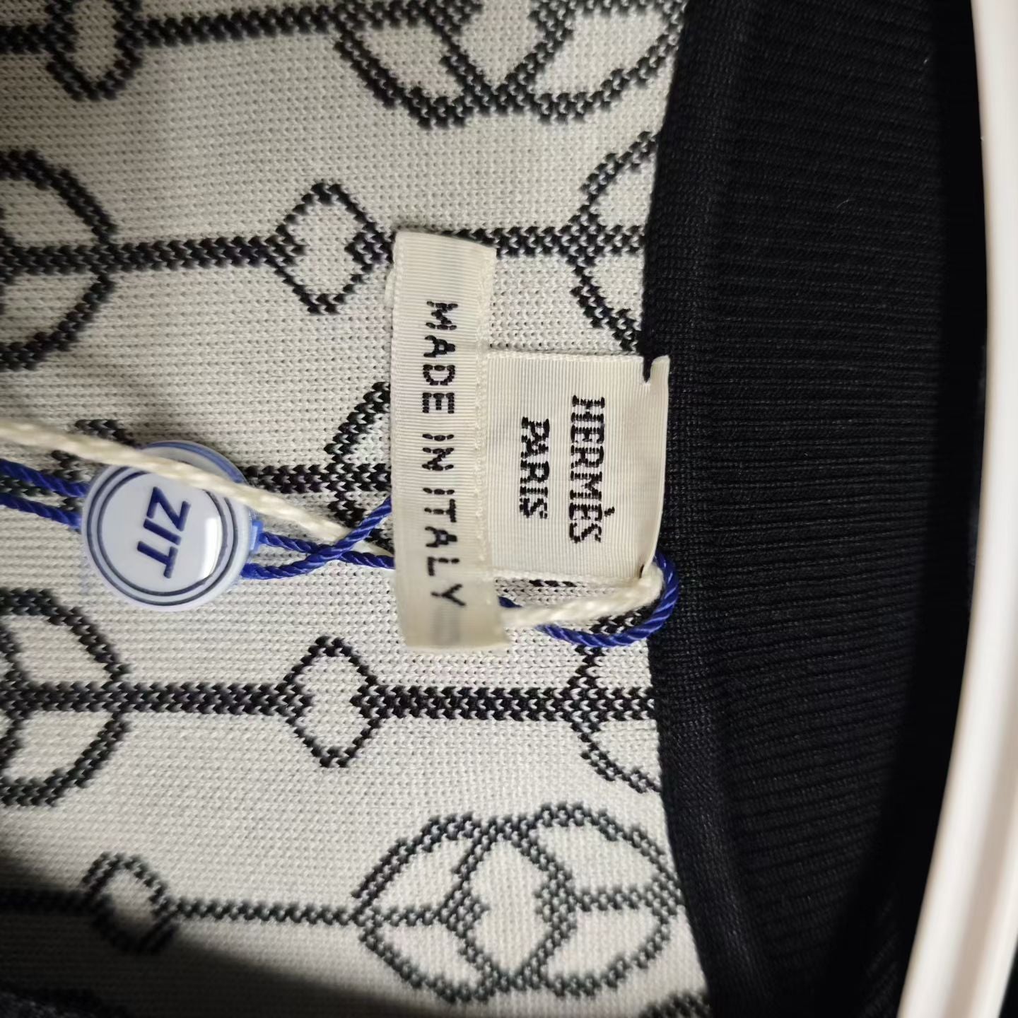 Hermès - Other - Silk - Multicolour - (36)
