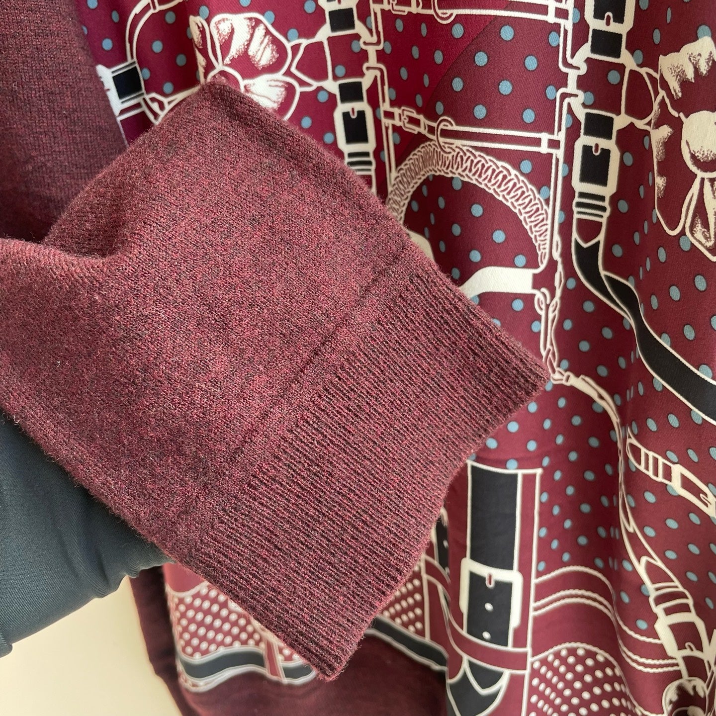 Hermès - Other - Wool - Burgundy - (34)