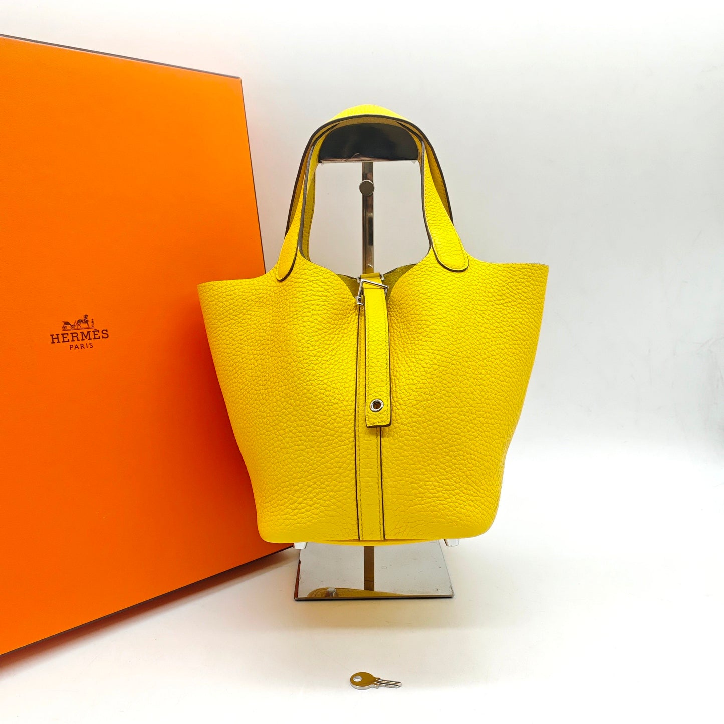 Hermès - Picotin Lock 18 - Togo leather - Lemon Yellow - (Small)